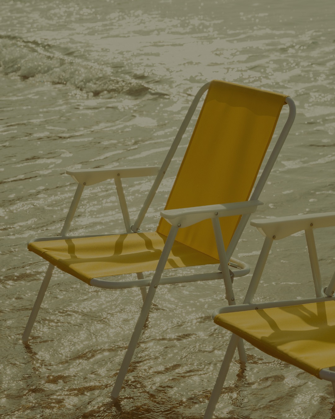 Take a seat at the table where your customers already are. Seasonal content is what stops the scroll — think holiday gift guides, last-minute ideas, or everyday rituals that tie into the moment. When your posts feel timely, they feel relevant, and relevance is what makes people pay attention.
👉 The closer your content is to what’s happening right now, the easier it is for customers to picture your product as part of their season.
#SeasonalMarketing #HolidayBusinessTips #SocialMediaStrategy #SmallBusinessMarketing #ShopSmall