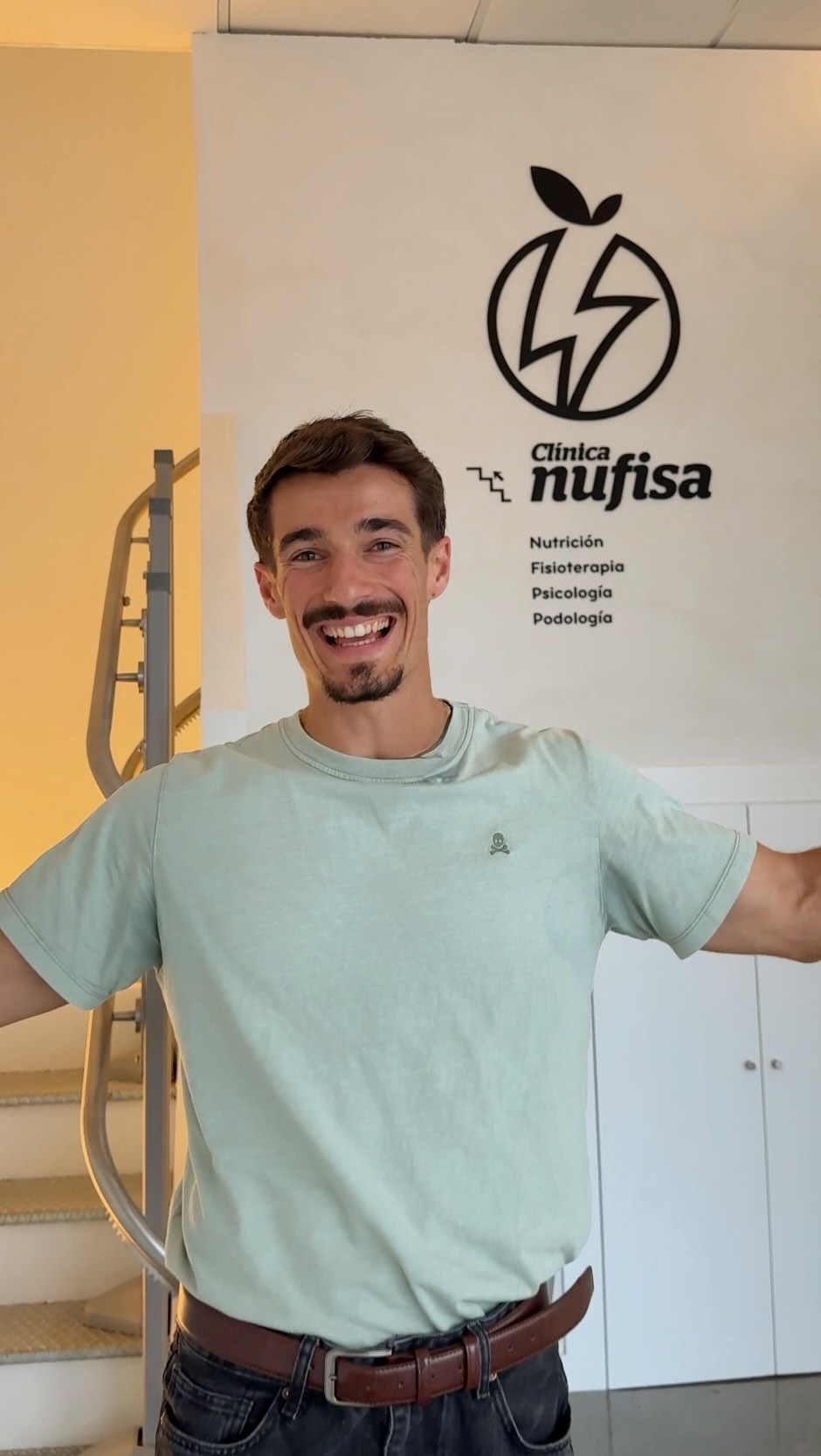 Por fin os puedo presentar la Clínica Nufisa 👨🏽⚕️🍊⚡️
Un espacio multidisciplinar donde contaremos con servicio de nutrición personalizada, fisioterapia, psicología y podología.
Todos somos un graduados universitarios basados en la última evidencia científica para ayudarte de forma cercana y profesional 🧡💪🏽 espero que os guste mucho!!
Y encima podéis esperar tomando un buen @cafe.envena 👀
Ojalá veros a muchos por aquí!! Os estaremos esperando (:
*podéis reserva cómodamente desde nuestra app Nufisa o por WhatsApp: 624 634 369
👉🏽+info: https://www.nufisa.com/clinica
Espero veros prontito o