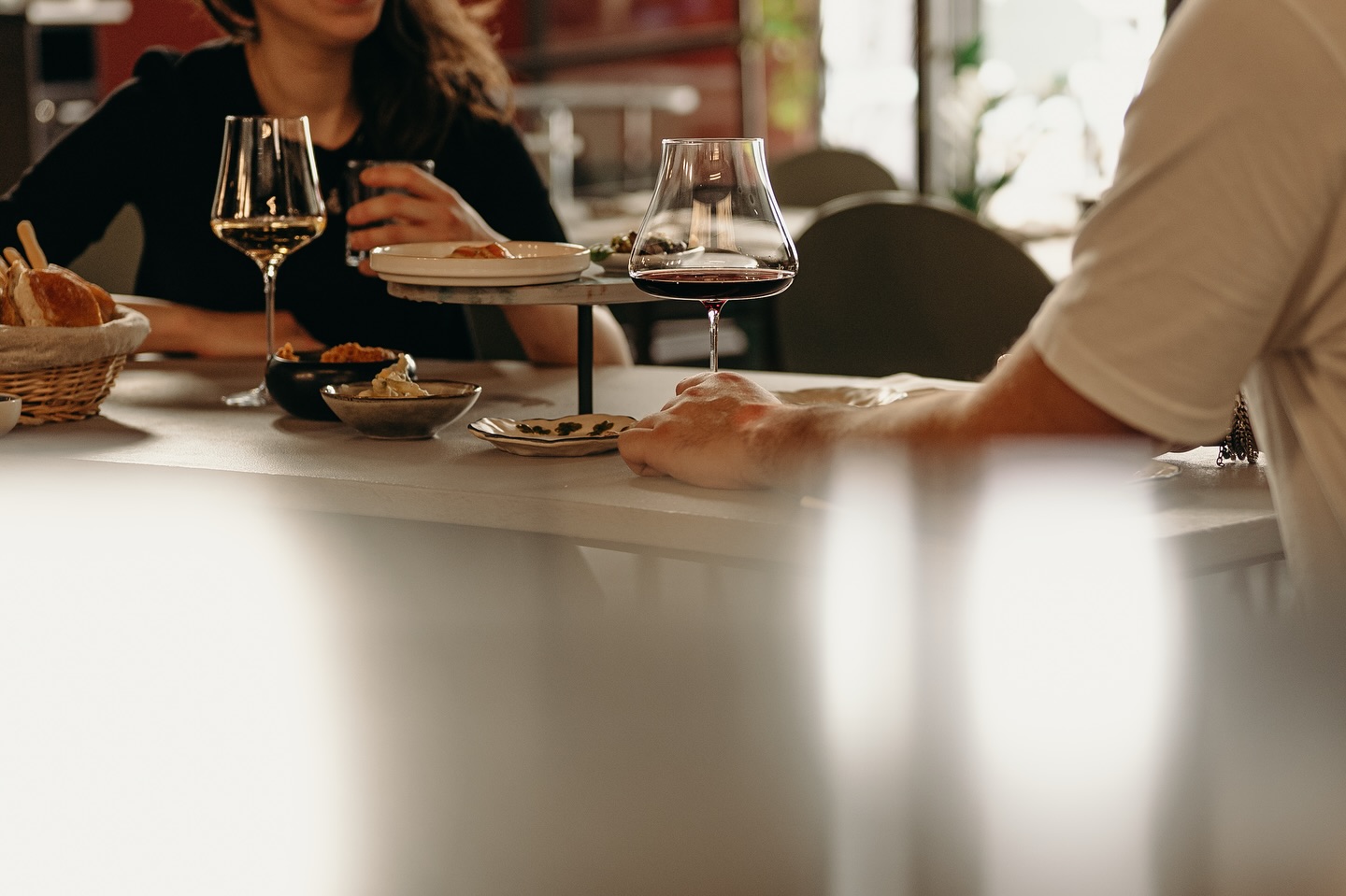Ogni vino ha il suo piatto, ogni piattino il suo calice.
La nuova collezione vini di Rabarè è pensata per accompagnare al meglio ciò che ami ordinare da noi.
#rabareturin #winebar #aperitivotorino #winelovers #torinolife