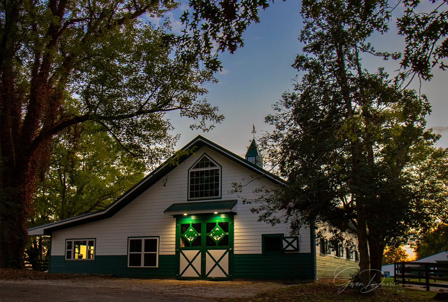 Second Stride opened the doors of its newly renovated 90+ year old barn last evening. The project was funded by and supervised by the Carstanjen family. Ambassador horses Warriors Club and Twinspired along with Tornadic were introduced to their new digs and for the first time were able to touch noses through their adjoining windows. (So Ritz Carlton) A beautiful and bright improvement, I was thrilled to be part of the recording of it all! @secondstride