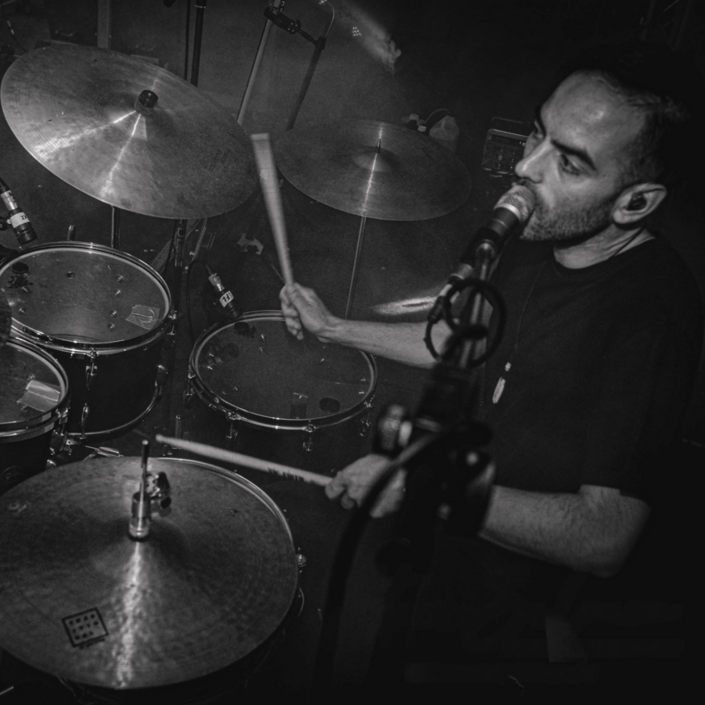 Singing me little heart out 🎶
@cosmicears #drumsdrumsdrums #vf15 @istanbulagop @gretschdrums #drummer #drummergram #remodrumheads #sessiondrummer #londonmusician #livemusic #londonmusic #drummerinlondon #drum #drums #drumkit #drumset #instadrums #soundsfrommyattic #drumminglife #remoterecording #remotedrumtracks #remotedrumrecording #livedrummer