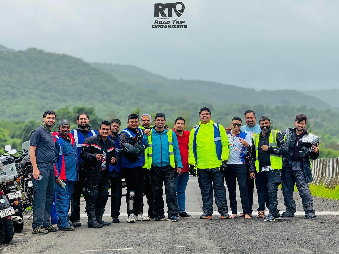 Brotherhood built on fuel and freedom!🙌
.
.
UPCOMING RIDES
RIDE TO KARCHUNDE
For a BOX CRICKET MATCH!
26th October
.
.
#bikers #insta #instagram #postoftheday #rto #pune #mumbai #rtopune #rtomumbai #roadtrip #roadtriporganizers #rtomaharashtra #maharashtra #rtoindia