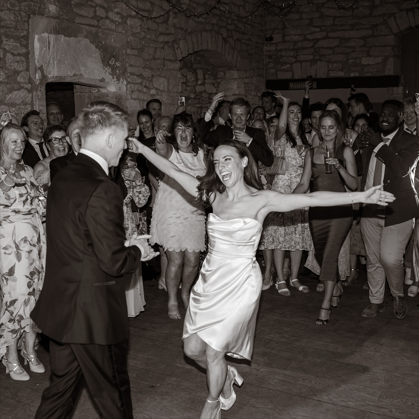 Tux Fizz fusing Glam with Goddaymn 🔥 Jess & Sam wowing the room with their infectious love! Get yourself a band who make you feel a million dollars ❤️ you can literally feel the happiness through these photos by the incredible @imogenevephotography 🤩🤩🤩
@brymptonhouse 
@johntaylorfilms 
@jessicajohnson_286 
#Tuxfizz #ukweddingband #barnwedding #cotswoldwedding #weddingmusic #firstdance #firstdanceinspo #ukweddingplanning #weddinginspo #weddingcover #romanticweddingmusic #firstdancesong #firstdanceroutine #weddingband #functionband  #weddingsinger #twia #bridalgown #weddingsdress #weddingdancefloor #weddingdances #weddingdancechoreography