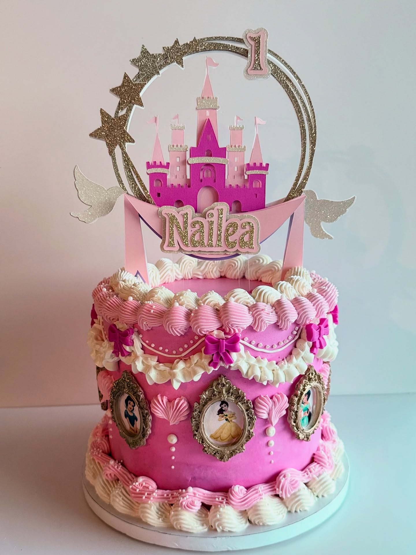 A royal dream come true ๐โจ
This vintage-style princess castle cake was made for sweet Naileaโs 1st birthday
8โ chocolate cake w/ Oreo filling
Cake topper: @memorablemomentssbyk
#PrincessCake #DisneyPrincessCake #VintageCakeDesign #RoyalThemeCake #CastleCake #PinkPrincessParty #FirstBirthdayCake #CustomCakes #SweetTreatsByKaitAndKay #DavenportBakery #OrlandoBaker #FloridaBaker #FairyTaleCake #PrincessThemeParty #WhimsicalCake #ElegantCakes #ButtercreamDreams #LuxuryCakes #DisneyCakeDesign #CustomDesserts #BirthdayCakesOfInstagram #SmallBusinessBaker #OneYearOldBirthday #BakersOfInstagram #CottagecoreCakes #GirlyCakeDesign #PrettyInPinkCake #CakeArtistry #BespokeCakes #CakeGoals
