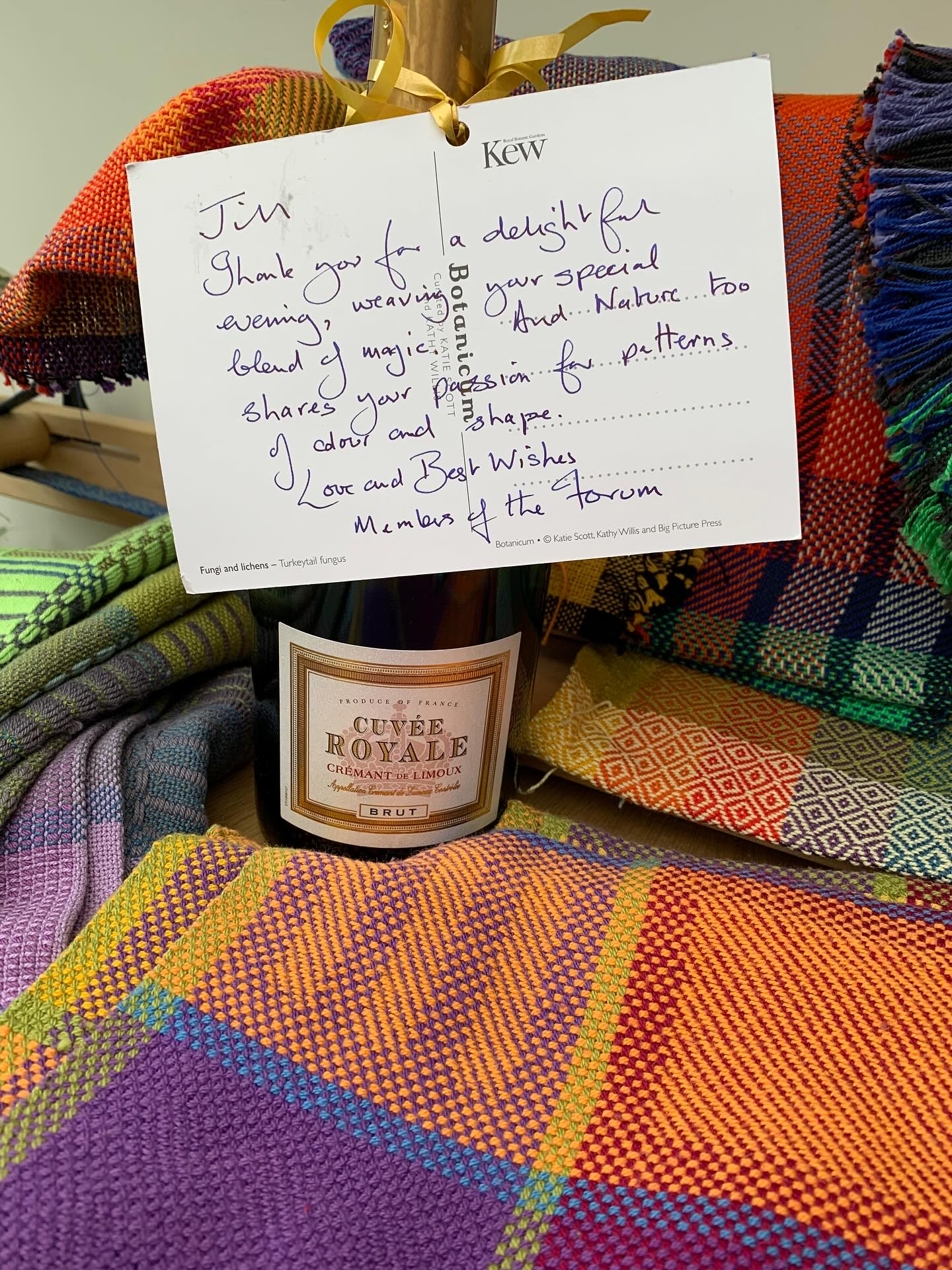 A quiet knock at the door interrupted my weaving today — and what a lovely interruption it was! My neighbour from the local church forum arrived with a thoughtful gift of thanks for the talk and demonstration I recently shared with their group. Feeling so touched by this kindness. 💐✨ #handweaving #sharingmypassion #farnhamcraftmonth #farnhamcrafttown #weaversofinstagram