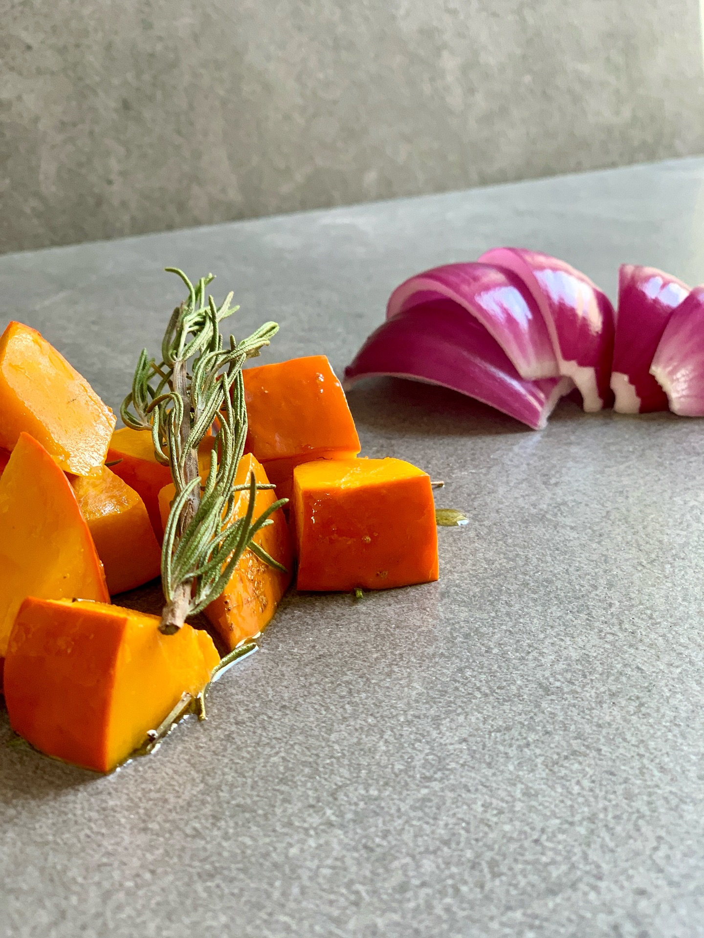 ✨ Cozy Autumn Pumpkin Pasta with Crispy Mushrooms ✨
The leaves are falling, the air is crisp, and autumn’s magic is all around. 🍁 I took advantage of the last warm sunny days and went on a little pumpkin hunt—because it’s impossible to resist those lovely orange stands everywhere! What I cooked up from my pumpkin treasure is pure comfort and flavor.
This simple, cozy pasta dish combines tender roasted pumpkin, crispy mushrooms, fragrant herbs, and just the right touch of Parmesan (optional!). It’s packed with warm, autumnal vibes but still light enough to enjoy guilt-free. Perfect for a relaxing evening with a good series and minimal cleanup.
Here’s how to bring a taste of fall to your table with this easy vegan-friendly recipe—love on a plate, guaranteed. 🍂🍝
👉 Save & try it for your next cozy night in!
#Foodforflexitarians #pumpkinpasta #roastedpumpkin #cozymeals #veganrecipes #comfortfood #autumnvibes #plantbased #crispyveggies #herbalicious #pastalove #simplerecipes #easymeals #healthyeating #flexitarian #seasonalcooking #flavorfulmeals #weeknightdinner #minimalcleanup #foodinspiration #vegetarian #fallflavors #easycooking #homecooking #deliciousandhealthy #healthycomfortfood #mushroomlove #foodforthesoul #flavorbomb #cookingwithlove