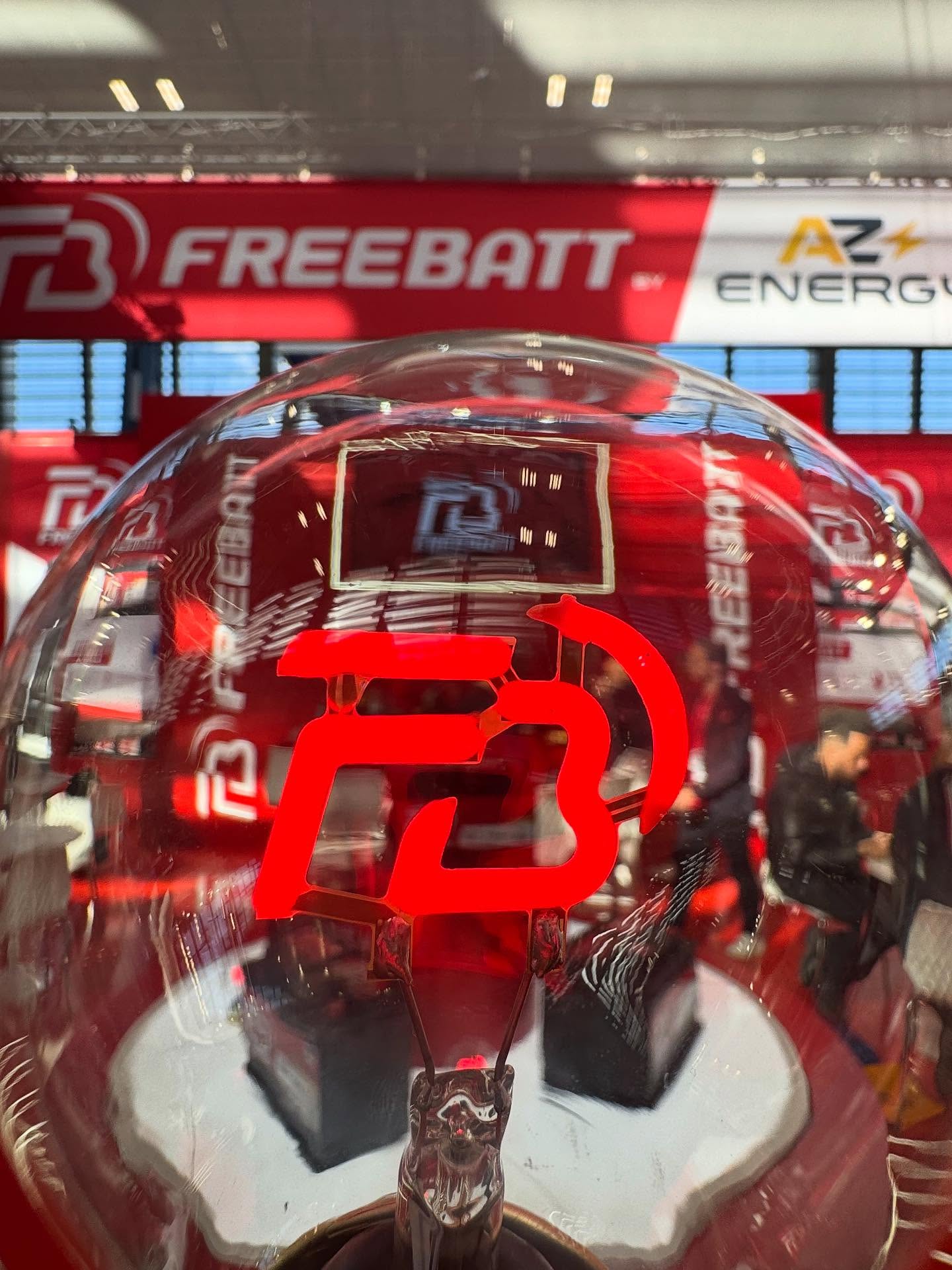 Lโรฉquipe @az_energy_france vous accueille ร @equip_auto Paris, stand H1-G054, aux couleurs de @freebattglobal !
Des batteries puissantes pour tous types dโapplications. #freebatt #freebattbatteries #azenergy #equipautoparis2025