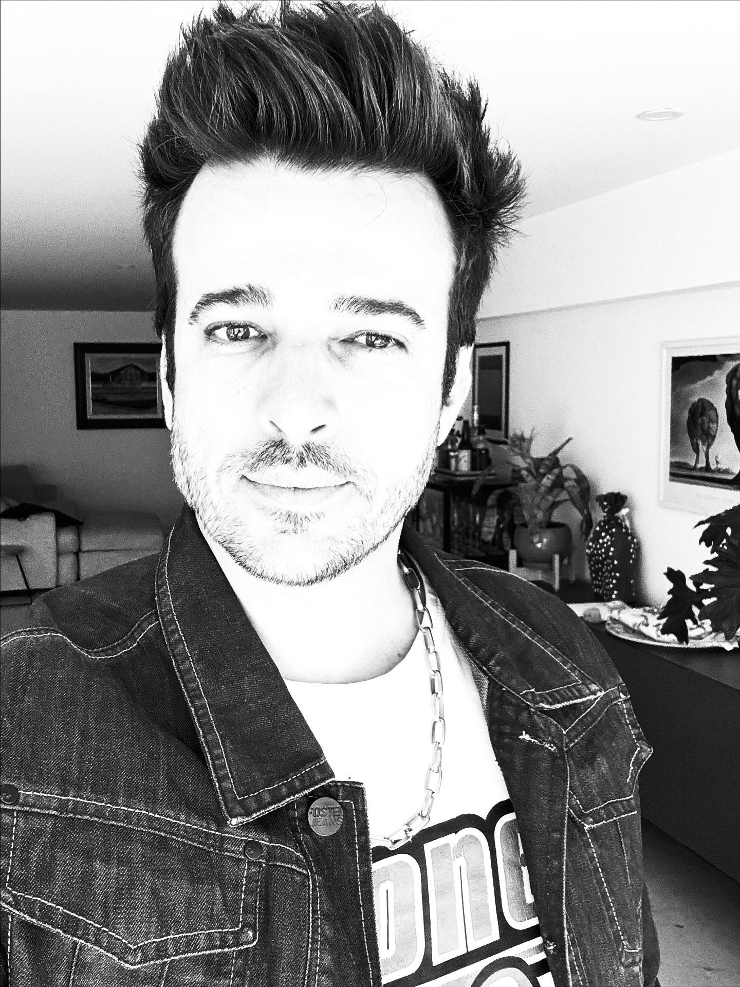 📸
