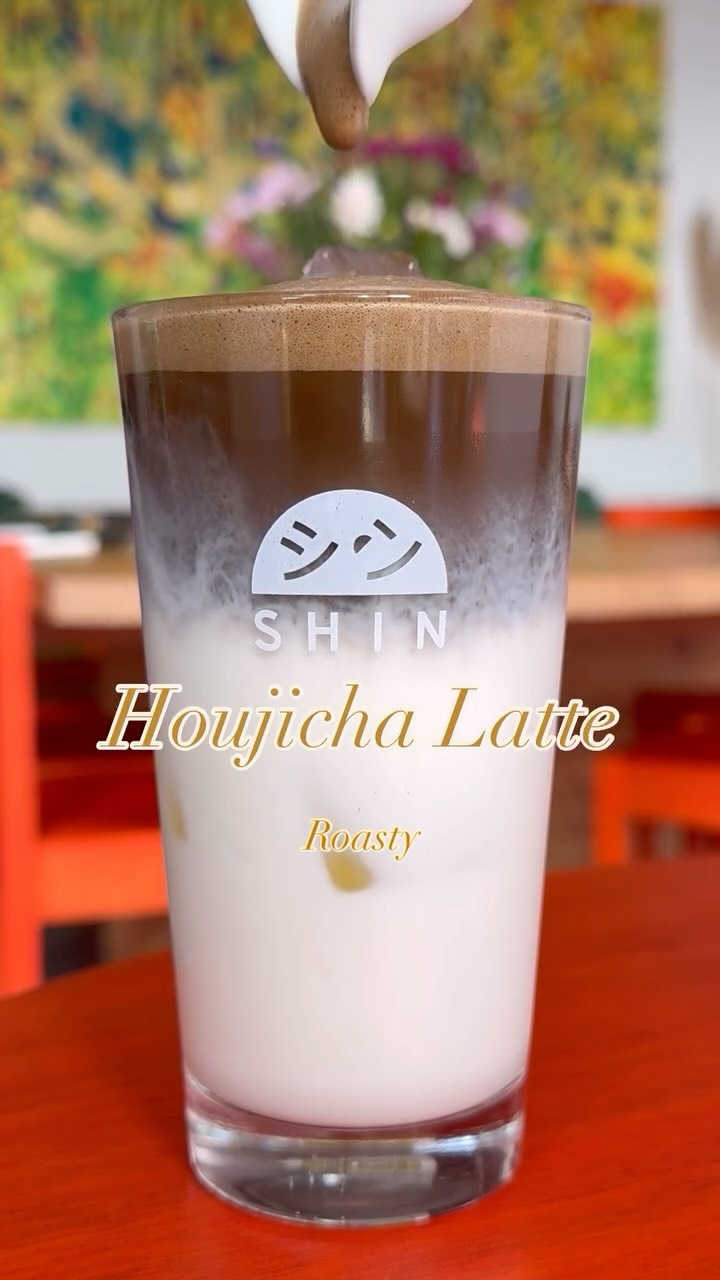 HOUJICHA LATTE
SHIN’s New Flavor from Shizuoka Japan🇯🇵
Single Origin, 100% organic same historical organic farm from Shizuoka💓
#japaneserestaurant
#japanesetea
#houjicha
#houjichalatte
#organic
#organictea
#new
#ほうじ茶