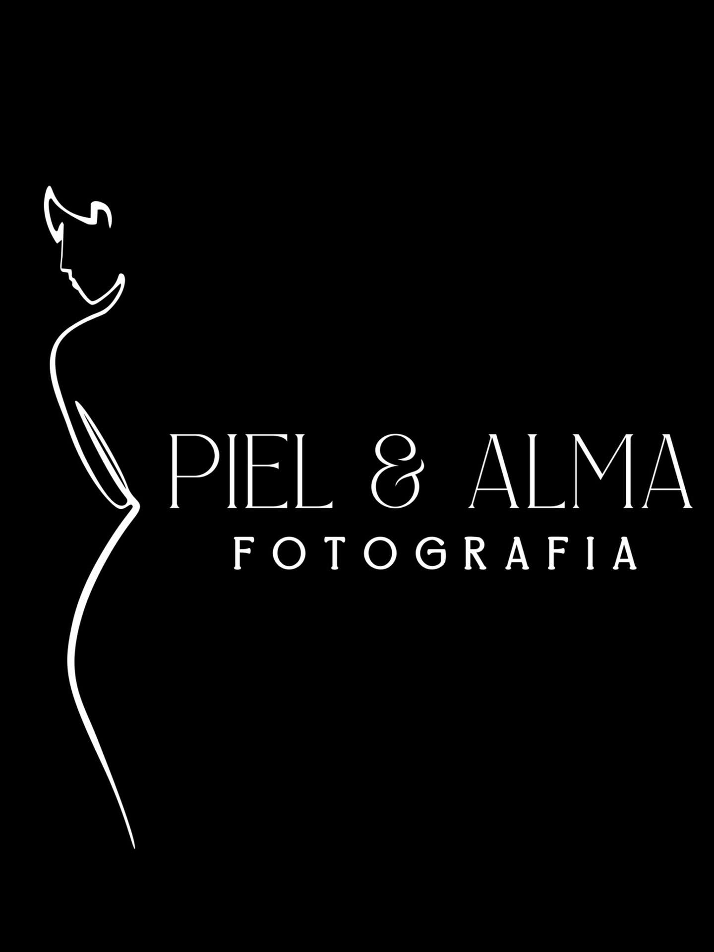 Eres más de lo que se ve...
En Piel y Alma Fotografía nos dedicamos a crear recuerdos memorables...diviértete mostrando tu faceta desconocida ¡nosotros te acompañamos!
Agenda tu cita para realizar juntos una sesión de fotografía Boudoir en un ambiente confortable, relajado y ameno.