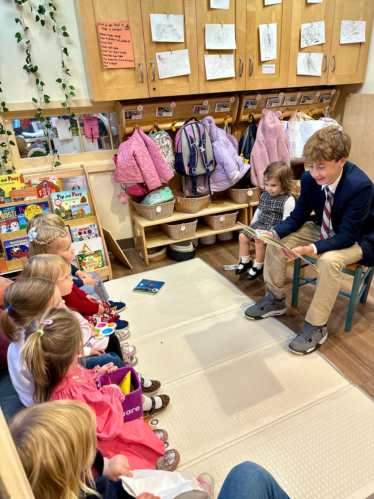Our Orange 2 Day friends were treated to a special big brother and BHNS alumnus guest reader today!🥰📚