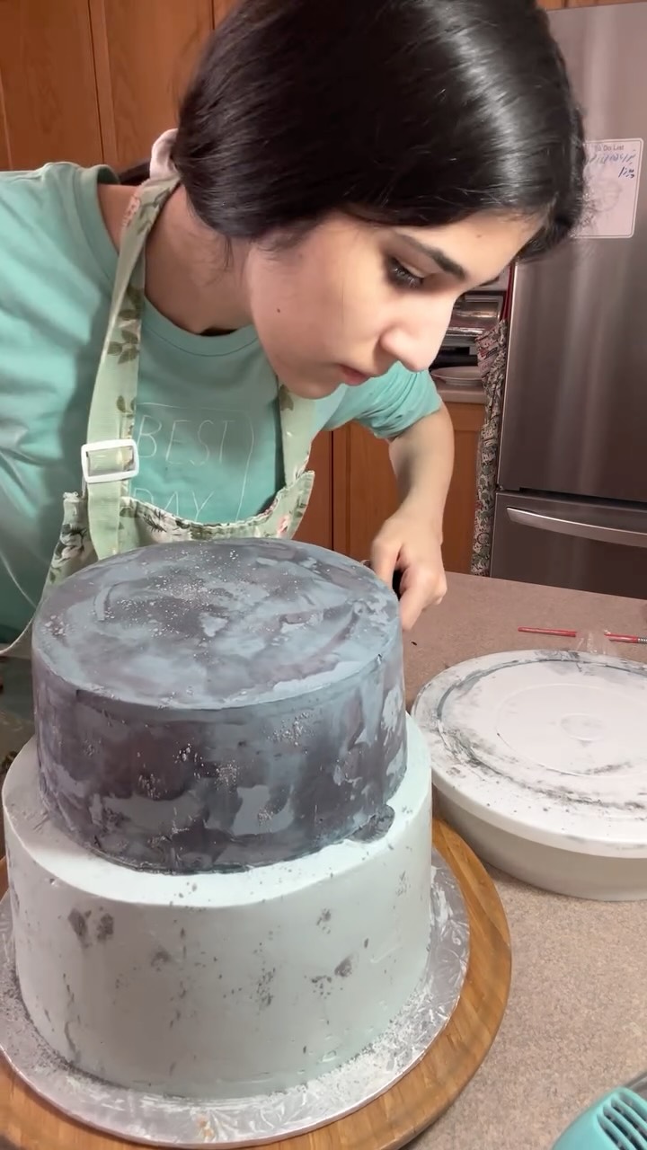 TADA! Here’s how I stacked my Space Cake! 🫶🏻
#bakingwithneekta #glutenfree #sensitivett #homebakery #birthdaycake #baking #teenentrepreneur #space #stack #fyp