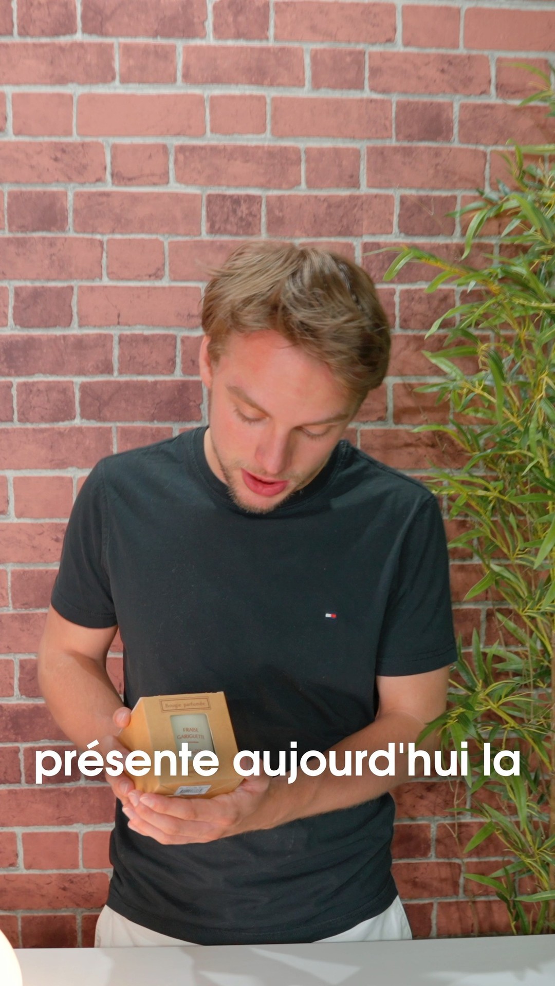 Voici notre bougie artisanale "Fraise"
Un design élégant, une flamme apaisante, un parfum qui transforme l'ambiance.
Parfaite pour vos soirées cocooning ou pour offrir.
* Notre site :
lecomptoirdesauthentics.com #bougie #candle #cadeau #madeinfrance