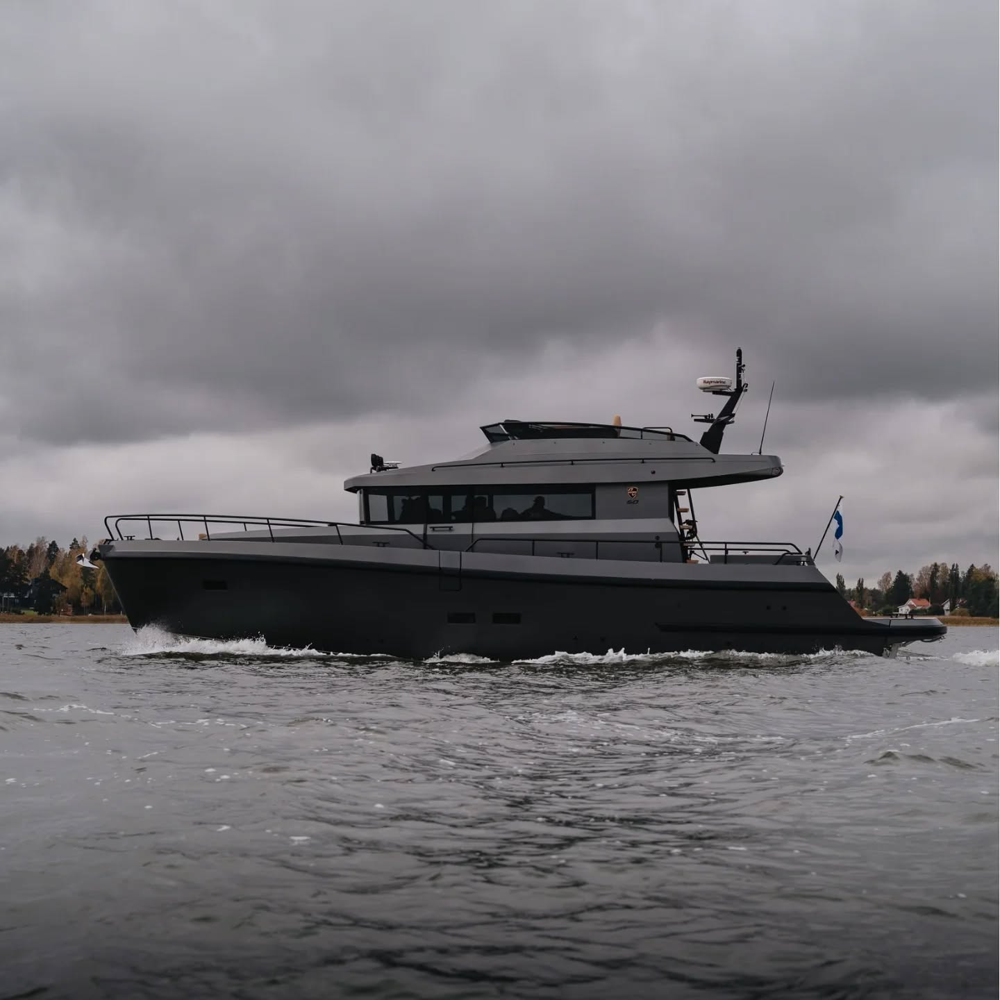 Brizo Yachts BY50FLY Classic
#brizoyachts #brizo #aluminiumboat #aluminumyacht #fastyacht #volvopenta #mercurymarine #garmin #luxurytoys #luxuryyachts #monaco #cannes #mediterranlifestyle #bigtoys #bigboystoys #mercurymarine #gentlemanschoice #gentlemansride #madeinfinland #v12600 #esthec #speedster