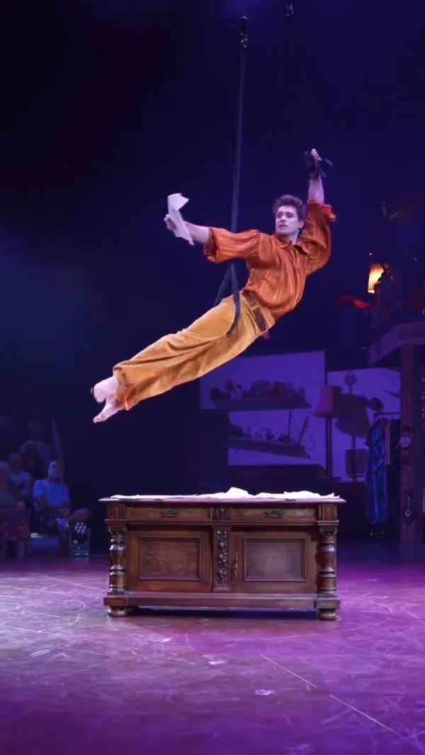 From reahersals to the stage of @circusmonti 💫😊
•
•
•
Sponsored by @alexander_aerial_acrobatics
#straps #circusmonti #circuslife #circus #asymmetricalstraps #sanglesasymetriques #acrobatics #circusaroundtheworld #stage #show #aerial #aerialist