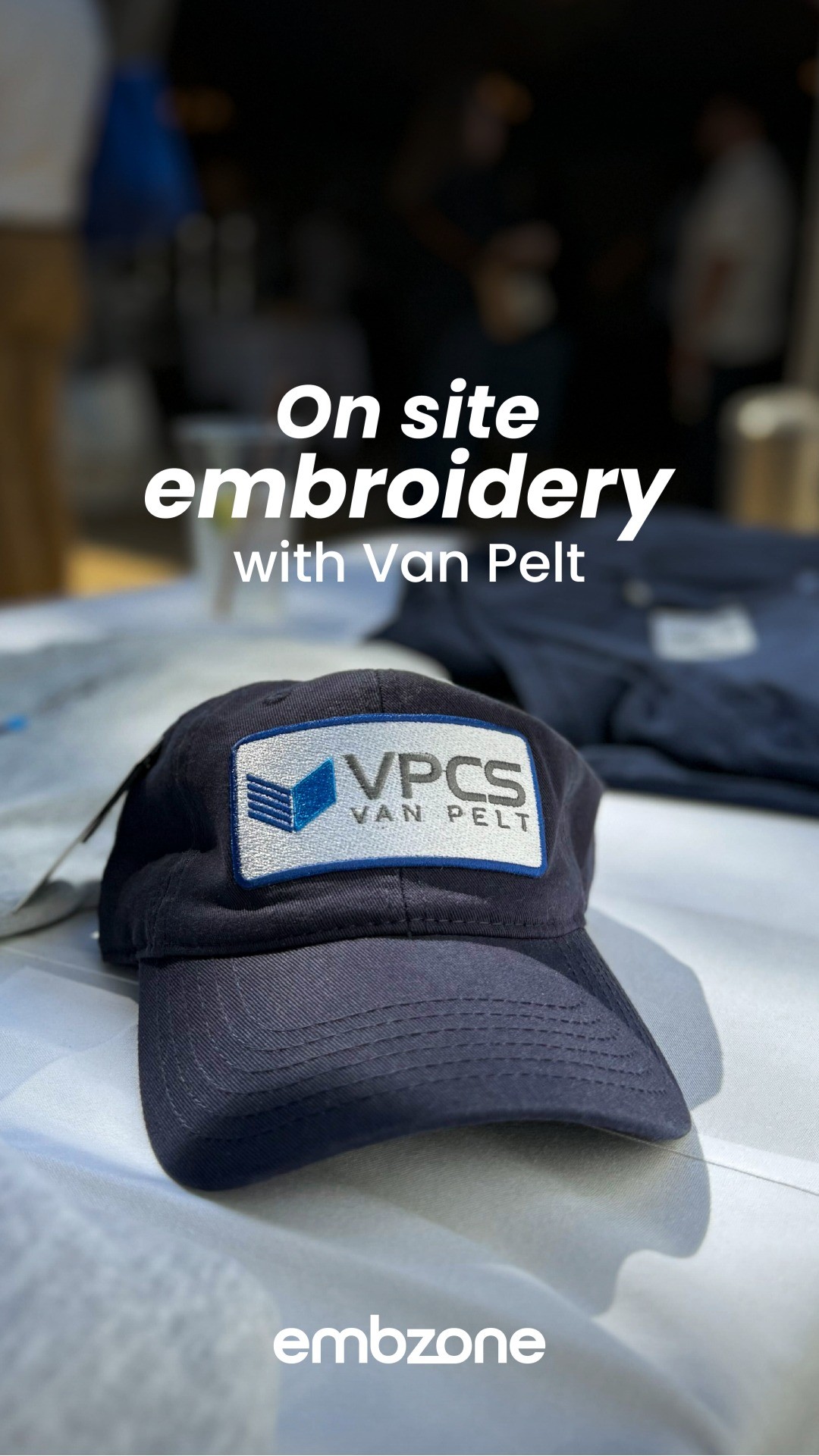 This time, we collaborated with Van Pelt Construction Services. We brought our embroidery machines to the event, where we customized different garments with the Van Pelt brand live amid music and a great atmosphere.
Customize with confidence, customize with Embzone!