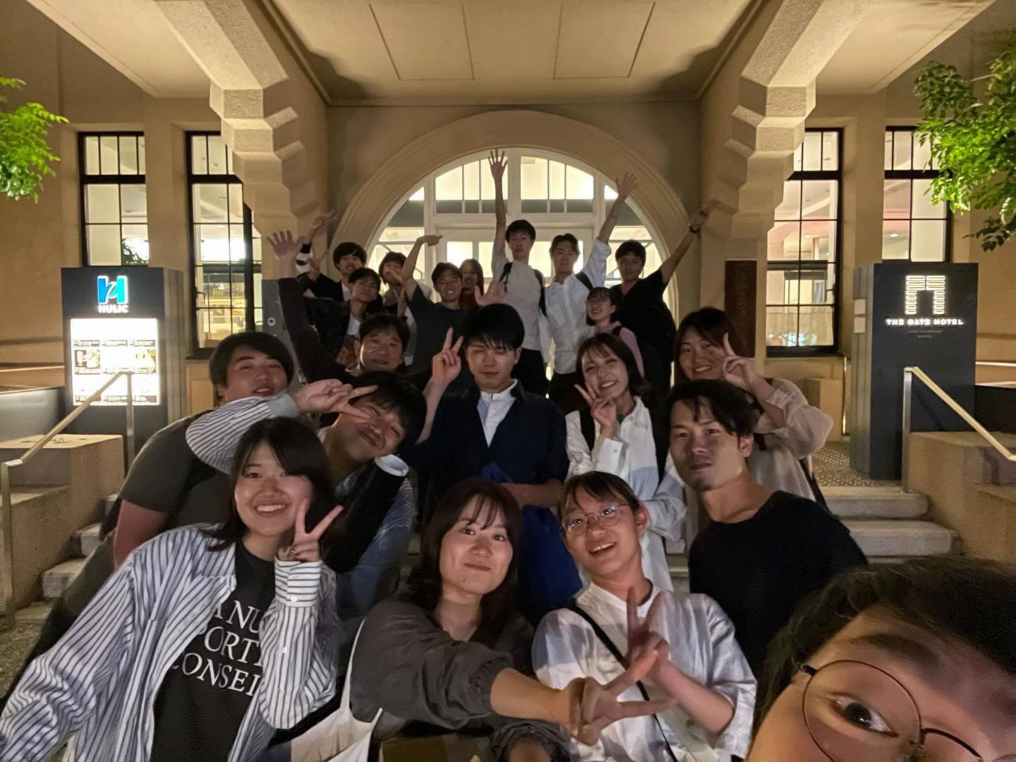 10月8日に、京都大学・三浦研究室との合同ゼミを行いました!
今回はポスターセッション形式で実施され、本学の学生にとっては初めての経験でしたが、自発的に発言し、積極的に交流する姿が多く見られ、非常に貴重な学びの機会となりました。
また、三浦先生が意外にもお茶目な一面をお持ちで驚きましたが、学生との距離を縮めようとしてくださるその姿勢に、非常に感銘を受けました。
三浦先生、酒谷先生、安田先生、京都大学の皆さま、ありがとうございました!✨