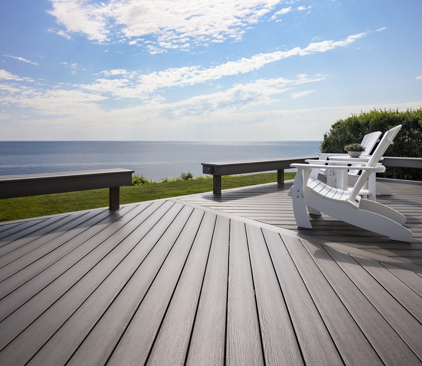 💡 Ready for smarter decking? MoistureShield's Meridian line with CoolDeck Technology reduces heat absorption by up to 35% (when compared to other composite decking of a similar color). Perfect for creating comfortable outdoor spaces your family will love. Contact us to learn more.
http://www.hobartlumber.com/
219-945-3031