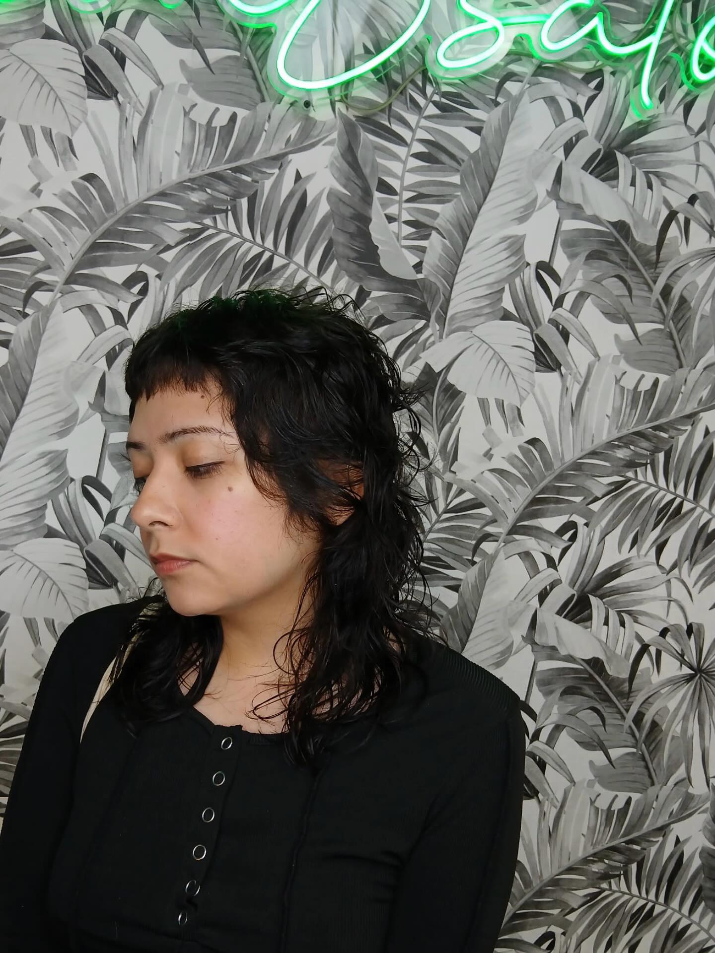 Hair by Michael☕️ @_daleydesigns
#jamaicaplainma #jamaicaplainboston #jplocalfirst #bostonsmallbusiness #bostonalthair #bostonalthairstylist #bostoncuttingspecialist #microbangs #minibangs #shaggyhair #shagcut #altmullet #mullethair