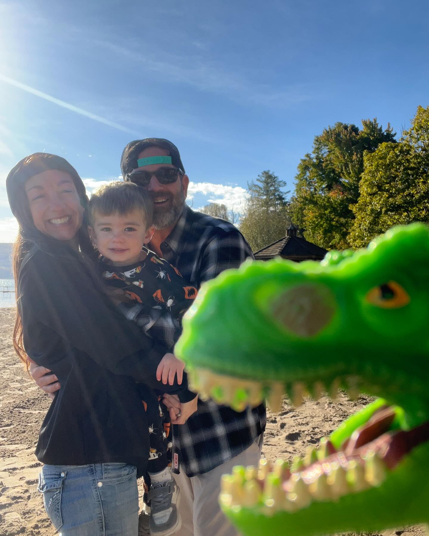 we put down the guitars for a weekend and picked up a dinosaur named Cooper 🦖
#family #cooperstown #uticazoo #love #travel #musicfamily #love #magic #familytime #familylife