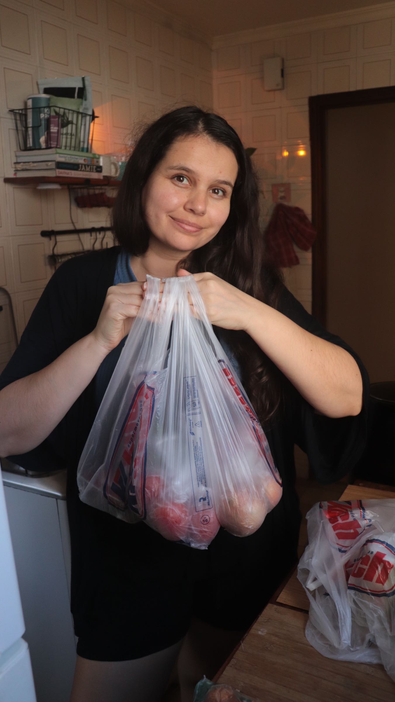 O que não pode faltar nas suas compras? Hoje mostrei as minhas compras saudáveis da semana e o melhor: comprei tudo no site novo do SuperKoch e não precisei nem sair de casa 😮💨
#comprasmercado #listadecompras #alimentacaosaudavel #oqueeucomo
| publicidade