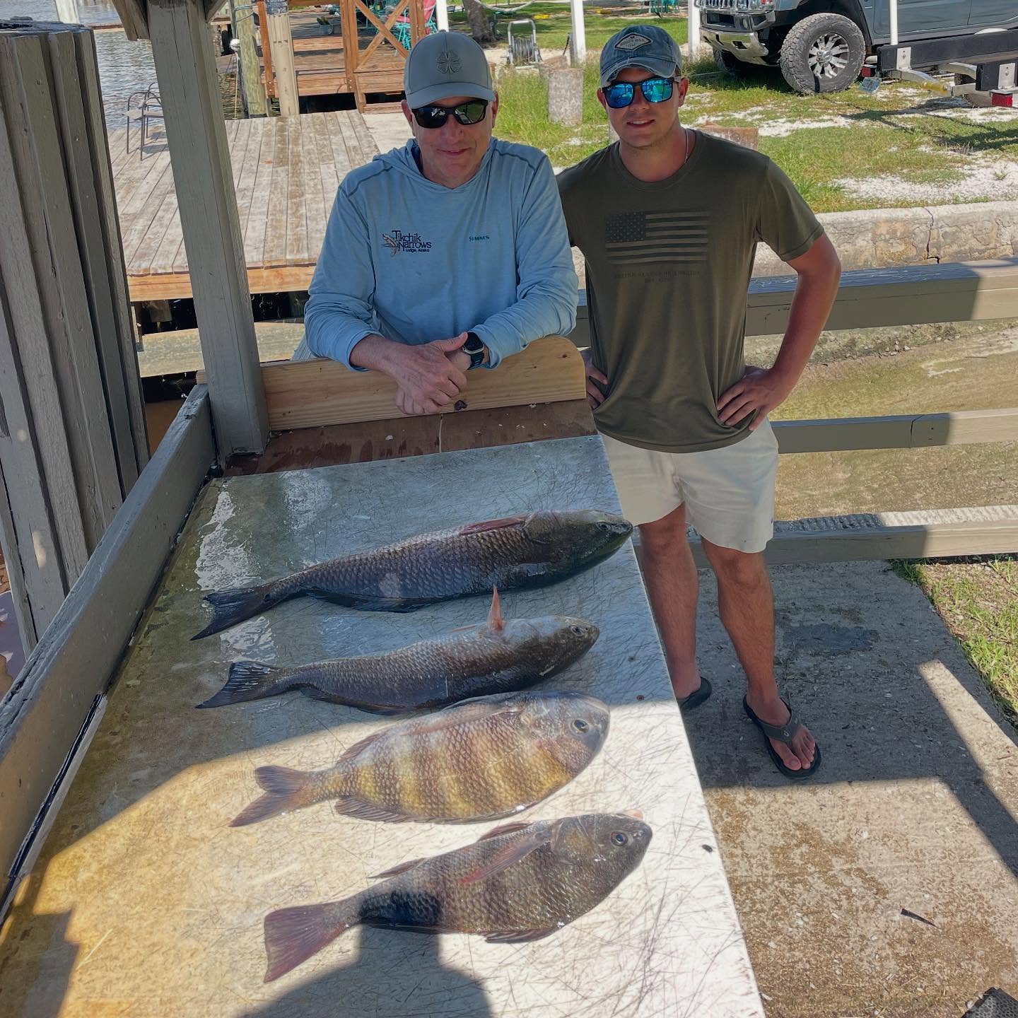 this #nola style spread doesn’t tell the story of this trip! This father/ son dual went to work deep in the sticks of #evergladescity and came up big 💪🏻 They brought a three boat limit over the gunnel and kept just a few fish for dinner 🍽️ Great memories were made aboard! Call me to make your memories today. 📲305-778-5342 #a2fishingcharters #irtreels #cajuncustomrods #donnmarpliers #tfoflyrods #palmythgloves #fourhorsementackle #reelfishyapparel #fortressmarineanchorsusa