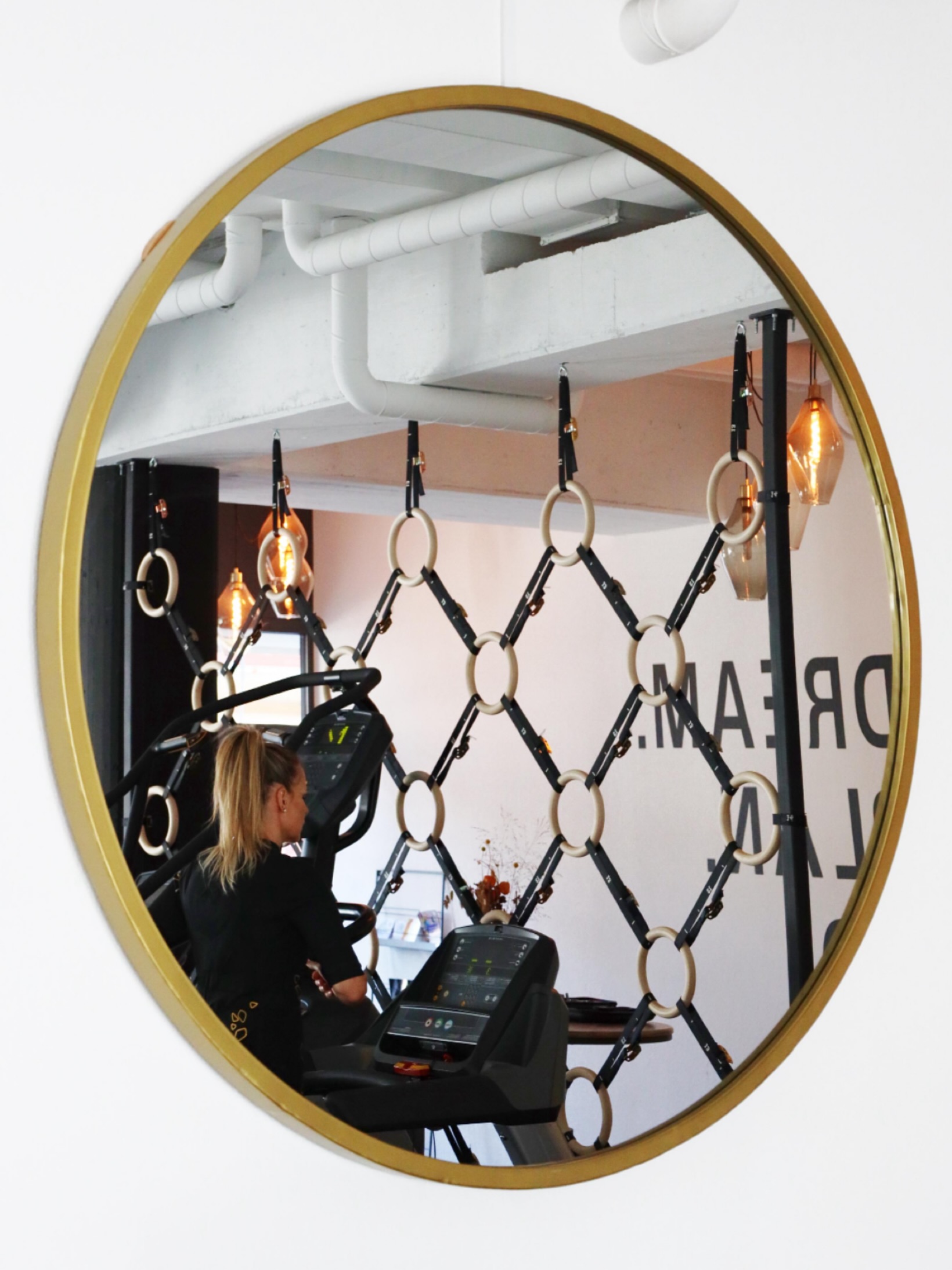 Your body. Your pace. Your regeneration. StrongFit Wetzikon.🙌
#strongfit #strongfitwetzikon #wetzikon #gym #ems #training #body #zürcheroberland