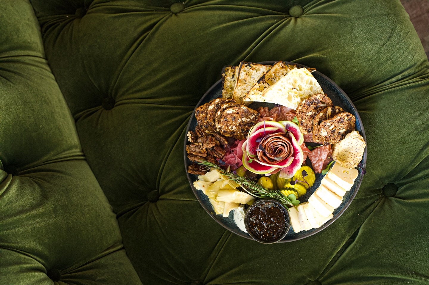 New season, new eats 🍂
Our fall menu has arrived. We’ve kept your favourites while adding some comforting classics. Enjoy new items like our fried chicken sandwich, seasonal soup, antipasto plate & crispy house made fish and chips.
Come and join us for a fall meal; new menu available now & to read the full menu visit the link in our bio!
.
.
.
#foodie #houseoflager #newmenu #fall