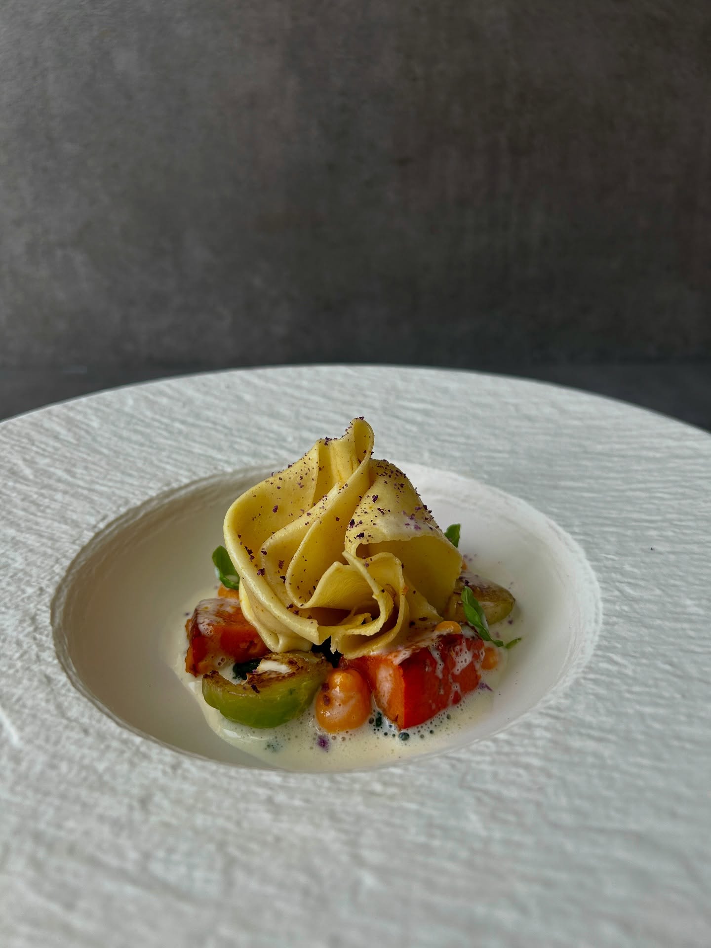 ✨ Cozy Autumn Pasta with Parmesan Sauce, Roasted Pumpkin & Crispy Brussels Sprouts ✨
There’s just something magical about pasta that warms your soul—and this one’s a hug on a plate! 🍂❤️
Homemade silky pasta sheets meet a creamy, dreamy Parmesan sauce, roasted caramelized pumpkin, and crispy golden Brussels sprouts with a handful of tender spinach. Every bite feels like a cozy autumn evening by the fire.
Perfect for flexitarians and anyone who loves seasonal kitchen comforts made from scratch with love. 🍝🎃🥬
This dish is easy to fall for — full of heart, flavor, and all the good vibes.
👉 Tag someone who needs this on their table and save it for your next soul food moment!
#Foodforflexitarians #creativepasta #pasta #pumpkin #parmesansauce #vegetarian #flexitarian #autumncooking #brusselsprouts #spinach #homemadepasta #simplerecipes #gourmetcooking #deliciousfood #seasonalcooking #comfortfood #creativecooking #momentsofpleasure #healthyeating #vegetariandishes #quickmeals #freshandtasty #ovenbaked #pastainspirations #soulfood #cookingwithlove #pastarecipes #autumndelight #veggiedelight #pastalove