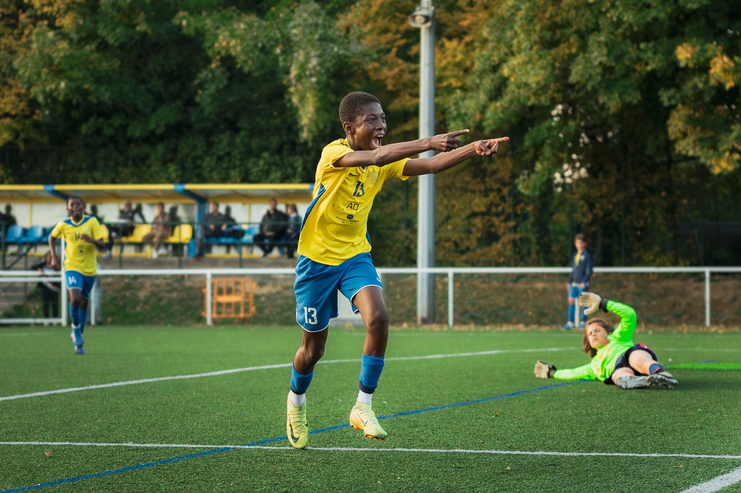 Les U14 de @us_fontenay s’imposent avec style 💥⚽
Des images qui reflètent toute l’intensité et la passion du match 🟡🔵