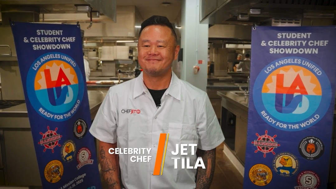 Don Lee Farms was chosen by LAUSD to bring the winning dish from this year’s Student & Celebrity Chef Showdown to life—a bold, Korean-inspired Bibimbap created by talented high school students and selected by some of L.A.’s top chefs.
LAUSD feeds over 400,000 students every day, making it the second-largest school district in the country. This program is more than a competition—it’s a platform for student voices, cultural expression, and real-world culinary experience.
We were brought in to scale the dish and help turn it into a ready-to-serve school meal—staying true to the student’s original vision while making it accessible to kitchens across the district.
Even better: the beef is raised in California, the dish is made in California, and it’s being served in California schools. A full circle, homegrown collaboration we’re proud to be part of.
For over 40 years, we’ve partnered with schools and communities to deliver meals with purpose. It’s not just about making food—it’s about showing up, listening, and building something better together.
Big thanks to LAUSD for the trust. And huge credit to the students and chefs who brought this dish to life. The future of food is in good hands.
#DonLeeFarms #LAUSD
