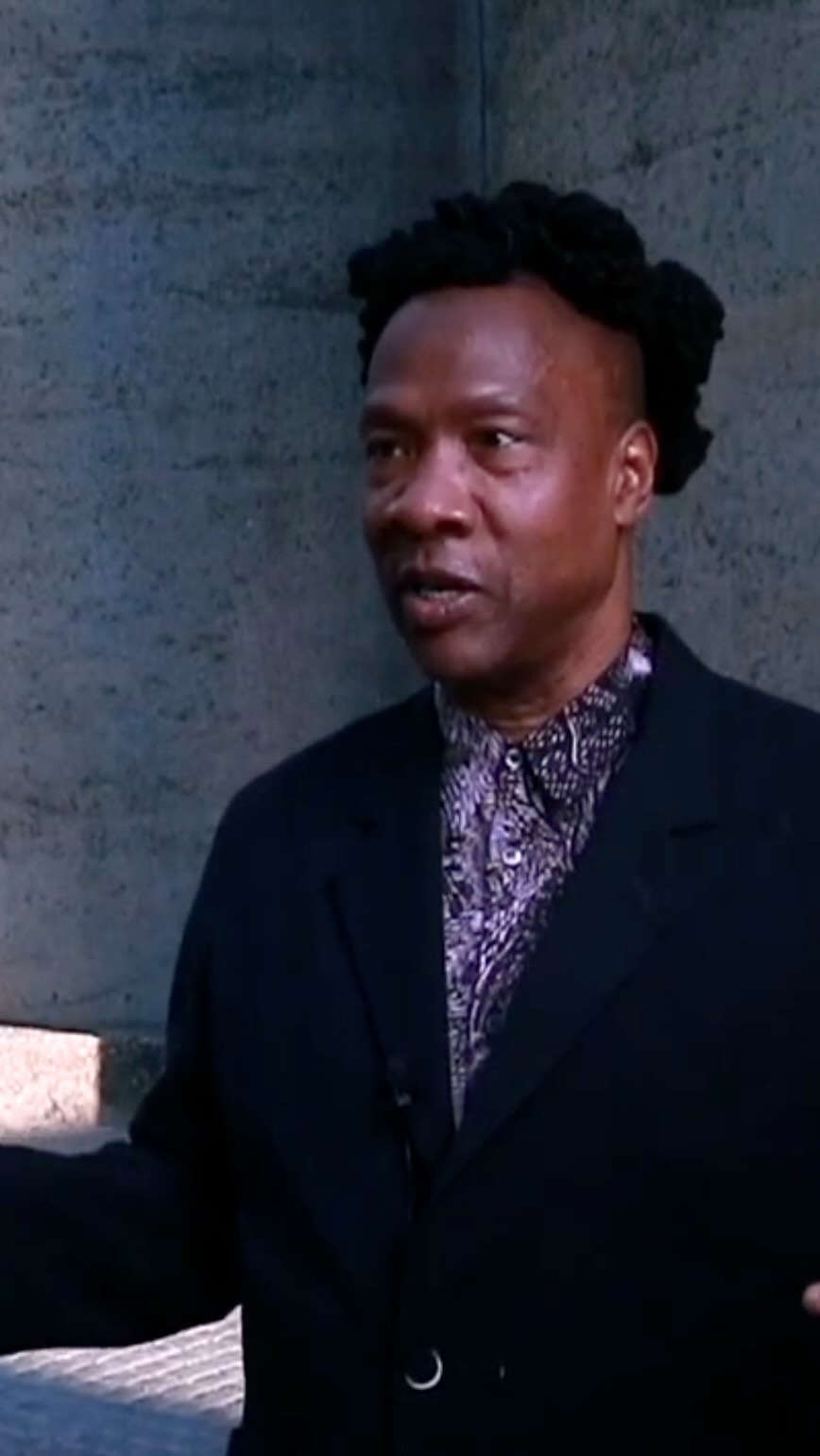 Every trustee and supporter of contemporary African and African diasporic art has a unique story about how they came to be part of American Friends of Zeitz MOCAA. We’re thrilled to share one of those stories from our Founding Board Member, the acclaimed film director Roger Ross Williams.
Watch this video to hear from Roger about his personal journey with our organization and what our community means to him.