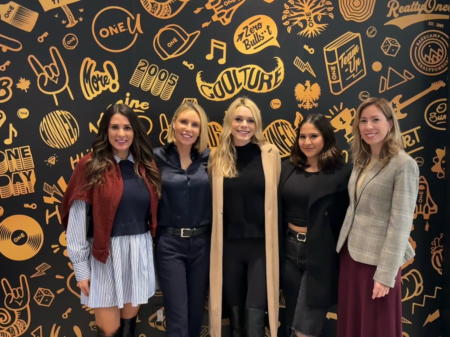 Rain or shine, our team shows up for our clients. Grateful for this hardworking crew that brings the energy no matter the forecast ☔💼
#TopProducingAgent #OrangeCountyRealtor #SouthOCRealEstate #LuxuryRealEstateAgent #RealEstateTeam #LambertGroupHomes #OCRealEstateMarket #RainOrShineWeSellHomes #DreamHomeSpecialists #TeamworkInAction #ClosingDealsInTheRain #WeSellOC #YourOCRealtor #SoCalLuxuryHomes #OCRealEstateDreamTeam