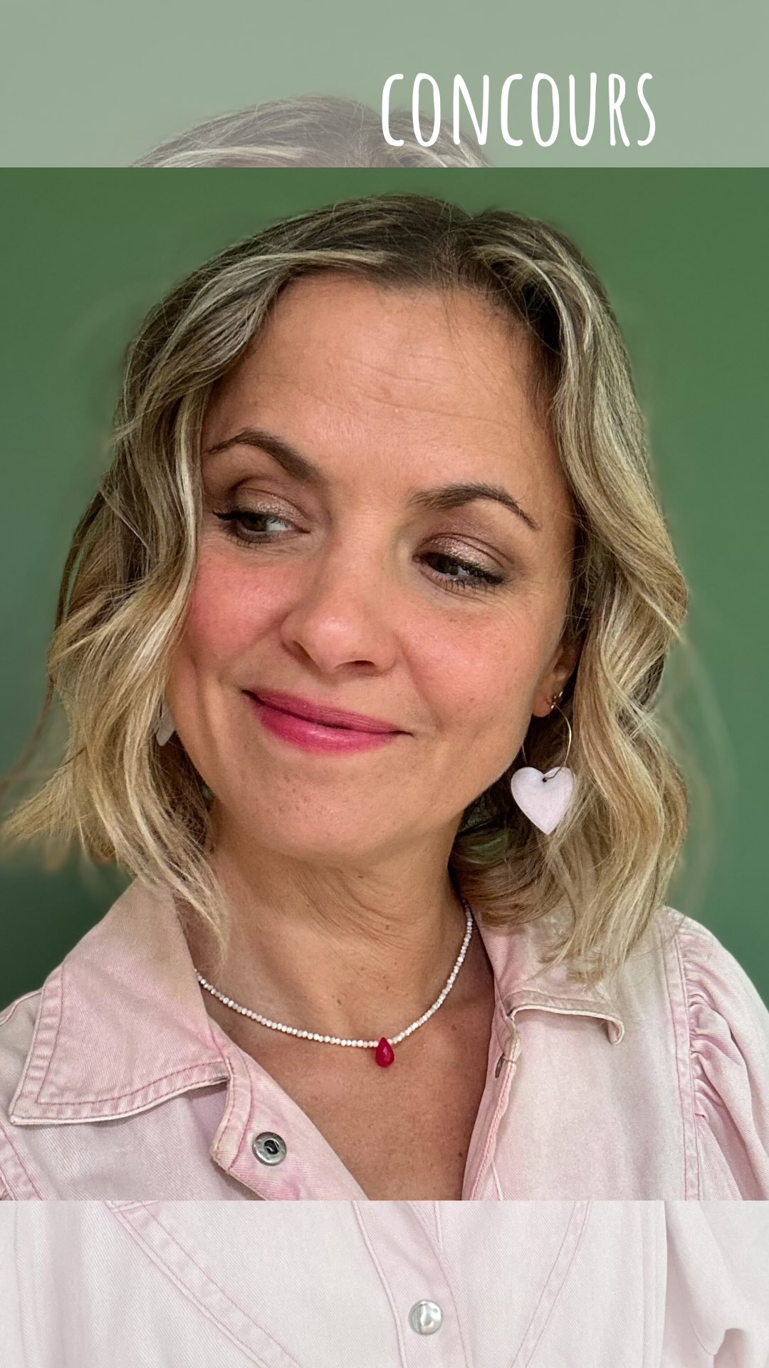 ✨ CONCOURS TERMINÉ 🌈
Gagnante : @rebecca_defrance_ceramiste
Quand tu sautes partout parce que tu es TROP HAPPY de vous gâter ✨
En ce mois d’Octobre Rose, je vous propose un concours spécial pour tenter de gagner le collier HOPE 💗 — (ras du cou perles de nacre fines et facettées et sa goutte de quartz teintée rose fushia - valeur 65€) — un symbole de force, de douceur et d’espoir 🌸
🎀 Pour participer :
💫 Donne-moi le nombre exact de « jump » que je fais dans la vidéo 😜
💫 Like ce post
💫 Abonne-toi à @elodie_bijoutiere_sensible si pas déjà fait !🤗
💫 Tag 2 ou plusieurs personnes qui t’apportent de la force et du sourire 💕et qui aimeront l’ambiance ici 😜
💖 Tirage au sort le lundi 20 octobre
Bonne chance mes Lucettes ✨
#artisanatfrançais#faitmaiinavecamour#créatricebijoux#bijouxpierresnaturelles#bijouxmadeinfrance#bijouxdurables#cadeauxmariage#prendresoindemoi#ressentir#mamanactive#jaimelanature#momentpoursoi#cadeaufemme#villedepau#biendanssapeau#mafamille#emotive#developpementpersonnel#oceanvibes