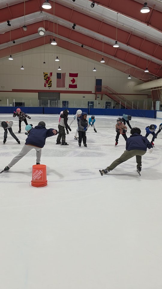 Speedskating Open House 2025! Over 20 skaters tried our sport for the first time. We hope you enjoyed your time and learned a lot. See you back soon! #united #UCB #speedskating