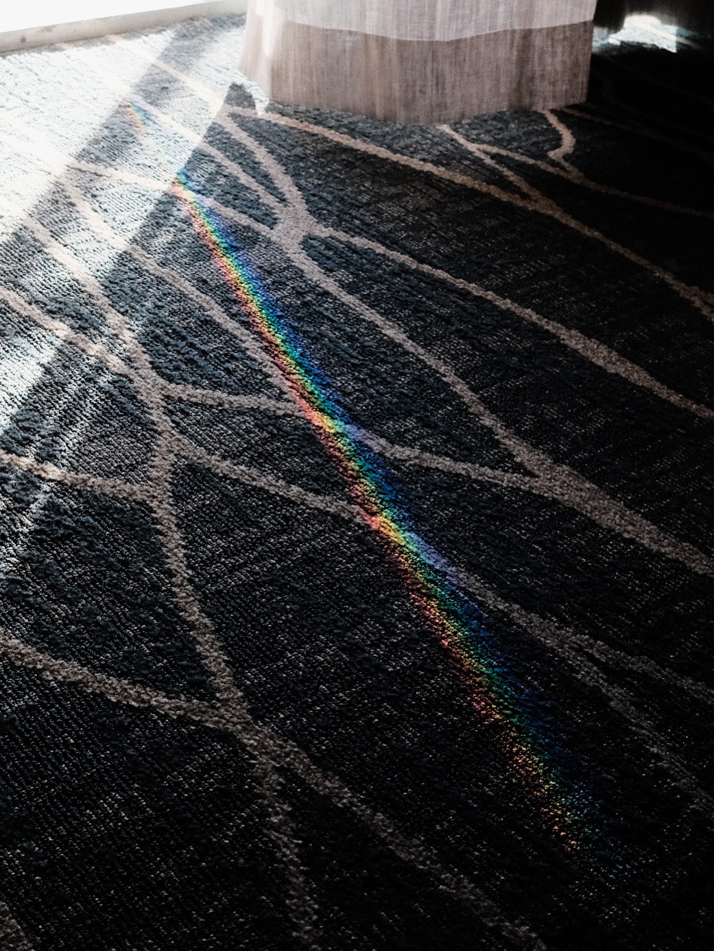 Uplifting scent of home filling my heart with smiles.
.heartshade.
Every angle of the kaleidoscope, a reflection of light blinds our heart from the truth. Staring at the sun with eyes closed, fictional pigments melted into our sensory. Cumulus clouds dimming the rays of memoir intensity. Aromatic brushes softens the soul with an awakening. Sands of time dripping in slow motion while the digital hands crow at our new beginning.
#momentofscent #xentomento #scent