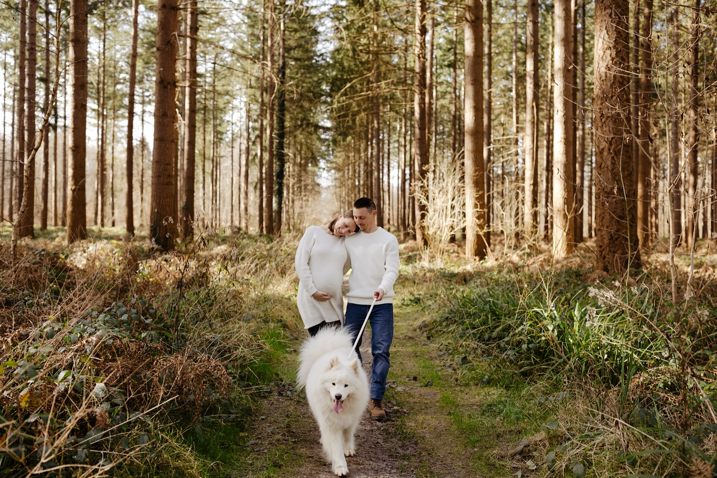 Hello la saison des gros pull, des chocolats chauds et des séances photo qui sentent la forêt, les champignons et les feuilles mouillées 🍂🍄
L’automne, c’est cette lumière dorée que j’adore capturer, juste avant que le froid s’installe !
Une ambiance douce, des teintes chaudes, un petit vent qui rosit les joues… c’est la période idéale pour des images naturelles et pleines de vie, entre deux gorgées de café chaud ☕️
Avant que l’hiver ne s’impose, c’est le moment de profiter de ces dernières lumières dorées ✨
Si une séance te tente, rempli le formulaire de contact sur mon site www.melanievaury.com 💌
———
#melanievauryphotographe#automneiscoming#photographefamilleoise#photographegrossesseoise#photographenaissanceoise