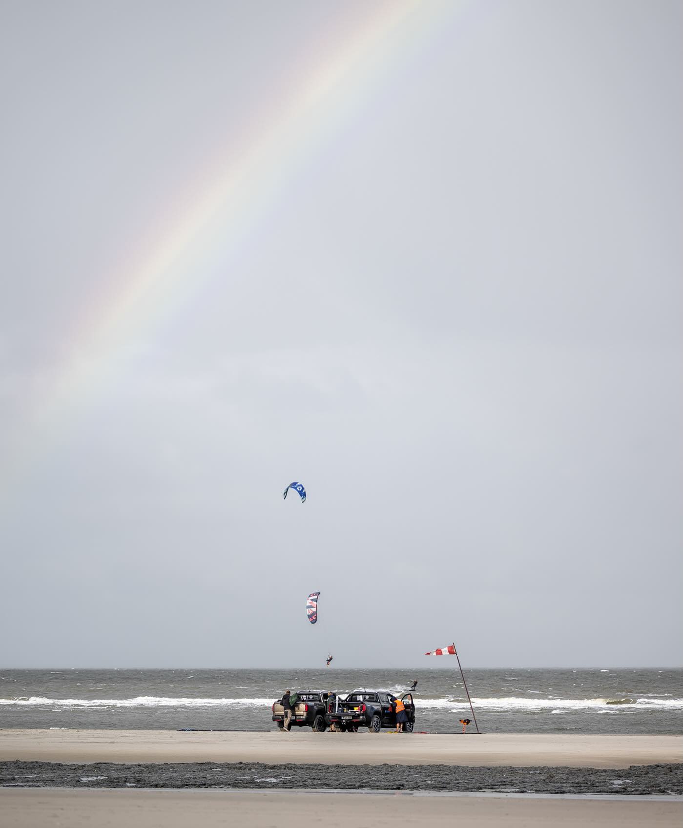 @volkswagen_nutzfahrzeuge 🌈
@danielpankoke
#Gkakiteworldtour #gkayouth #GKAWorldtour #stpeterording #vwn #partnerdersurfer #volkswagen_journey #californiawelt #autostadt #koenigpilsener #kitesurfing #bigair #waterkant #rewe #californiakitesurfmasters