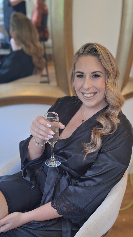 What an absolute vision, what an absolute rockstar!
.
Honestly, the vision, the details, and the most incredible bunch of people! Huge congratulations to the beautiful Lucy and Buzz!
.
Bride - @luluabrowse
Venue- @wickham.estate
Hair- @occasionhairbymegan @cliphairlimited
Mua- @billieraemakeupartistry
Dress- @hannahblackbridal
Styling and flowers- @eliteeventshampshire
#alternativeweddingdress #alternativewedding #sussexbridalhair #westsussexbridalhair #hollywoodwaves #rockandrollbride #bridalhair