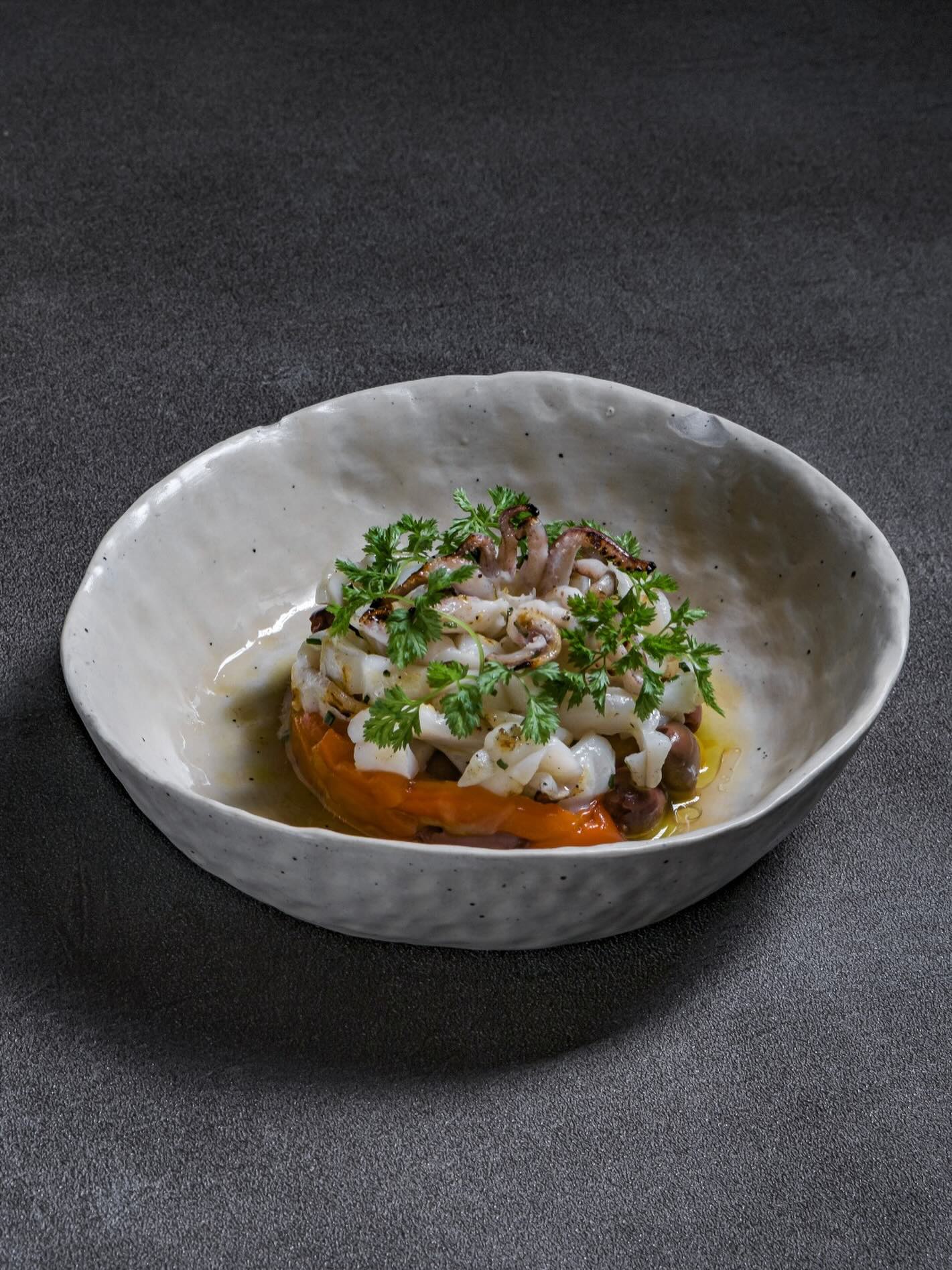 Griglia Recommends 🔥
Japanese Squid
Firstly marinated in a blend of paprika and chili oil, then charcoal-grilled to perfection.
Served atop yellow and red Italian bell pepper, Taggiasca olives, garlic and oregano.
Exclusive to Griglia Craid Road at $24++.
Griglia Open Fire Italian Kitchen
(Singapore Tatler Best 2025 Recommended Restaurant)
Katong | 139 East Coast Road, 01-01
Tanjong Pagar | 37 Craig Road, 01-01
#grigliasg #grigliaopenfireitaliankitchen #italiankitchen #italiancuisine #openfireplace #openfiregrilling #craigroad #singaporeitaliancuisine #italiancuisinesg #babysquid