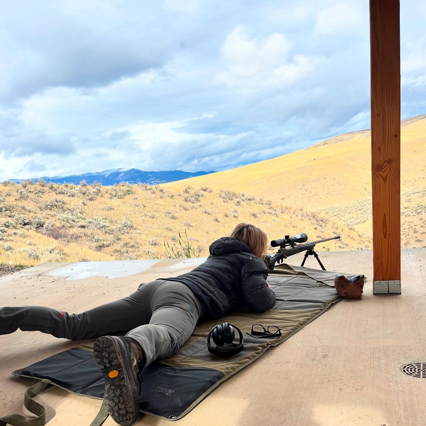 A perfect day at the range getting dialed in for rifle season. Cow elk tag for the win. ✔️
We also got to shoot my birthday present #SIGSAUER 10 for the first time.. Tash out shot Sean and I both! 👌🏼
Thanks coach Jeff for getting me out of my own head.