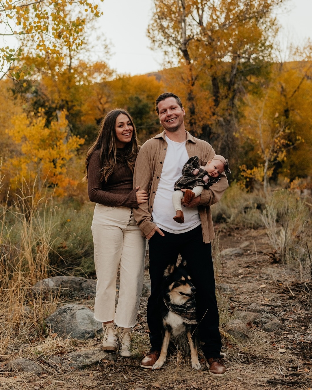 Life has been slower and sweeter lately! 🥰 We are so in love with our little addition to our family. Ivy is such a joy, we love taking her new places and discovering hints of her personality developing. We feel blessed that we get to be her parents!
It’s honestly a miracle we got our stuff together enough to take these photos! 😆 Obviously photos are really important to me. I love documenting moments for people (big or small!) and I’m so lucky I get to do it for my own family - even if it’s a little chaotic.