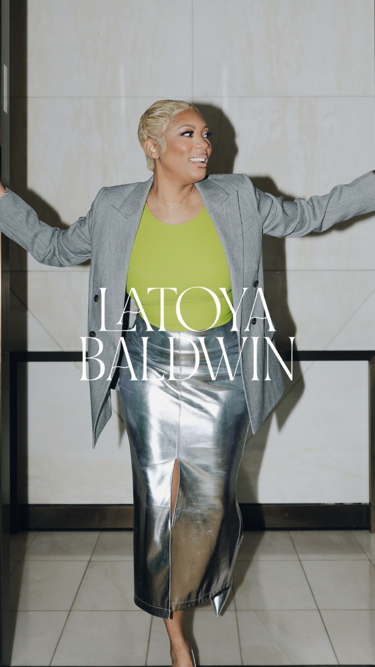 Before & After of @latoyabaldwin_ ‘s brand! If you’re looking to get seen promoted and paid, she’s your girl🥰
Want my 7-pillar framework for creating a brand people can’t say no to? Comment “BRAND” and I’ll send you the free guide!
#branddesign #branding #visualidentity #marketingstrategy #brandstrategy