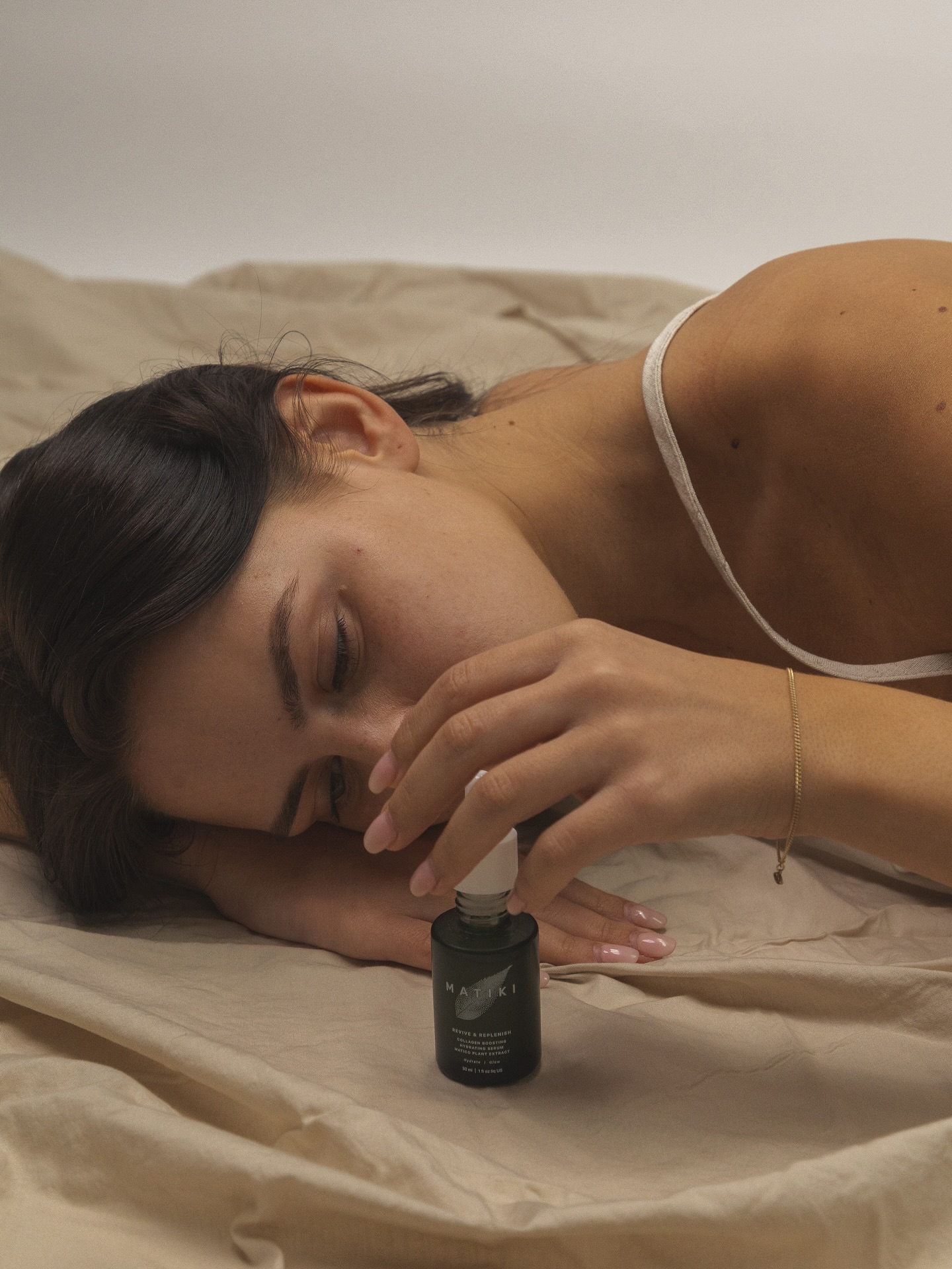 A moment of stillness, a drop of renewal.
Infused with Matico â the ancient botanical known to restore, hydrate and awaken collagen from within.
This is where science meets ritual.
#selfcare #selflove #skincare #naturalskin