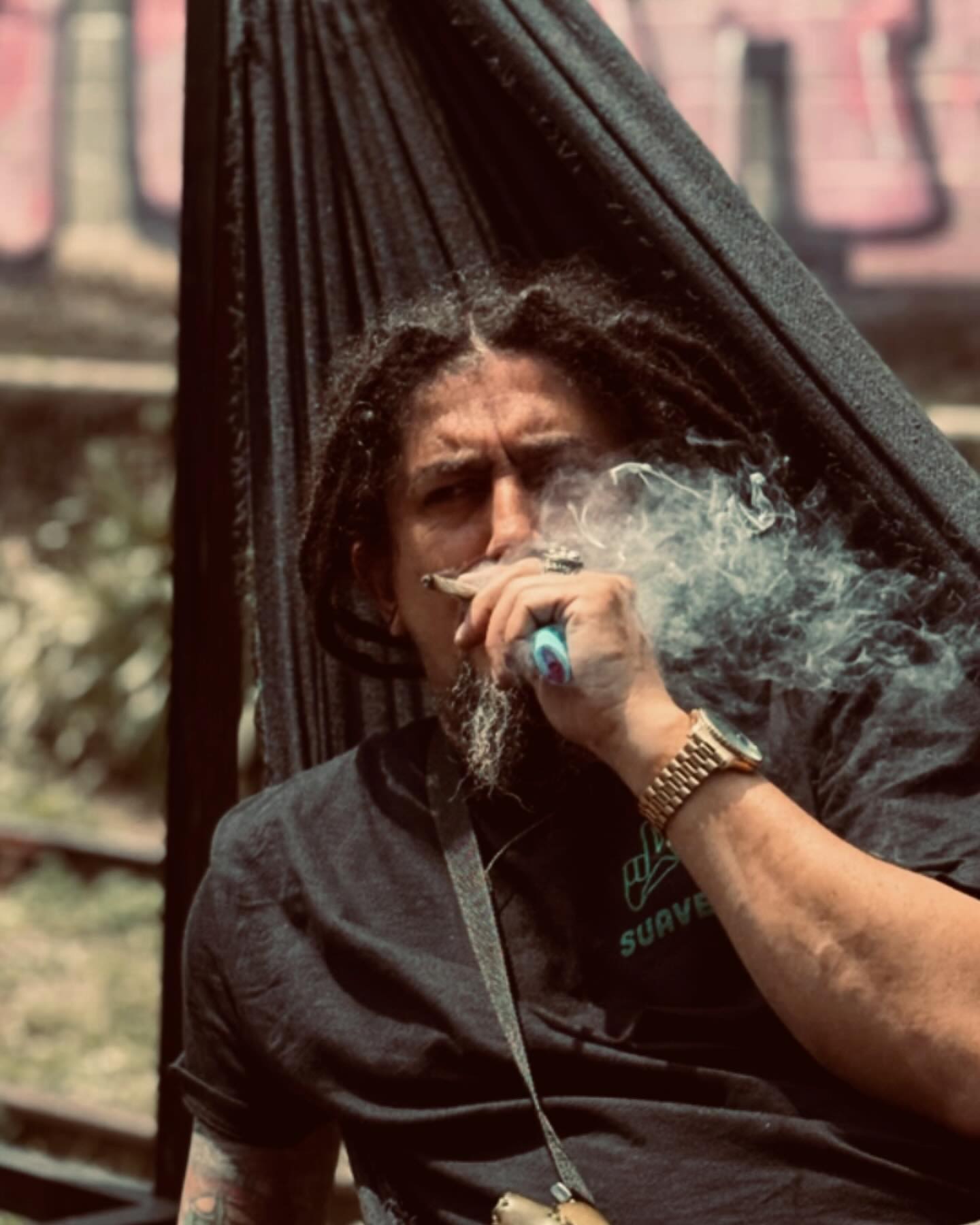 Alguns registros que rolou no nosso estande no @festivalhibridosp
Levando momentos Suave por onde passamos.
Até a próxima, família 💚✌️
…
#fotografia #eventocorporativo #empreendedorismocanábico #festival #feed #insta #viralpost❤️