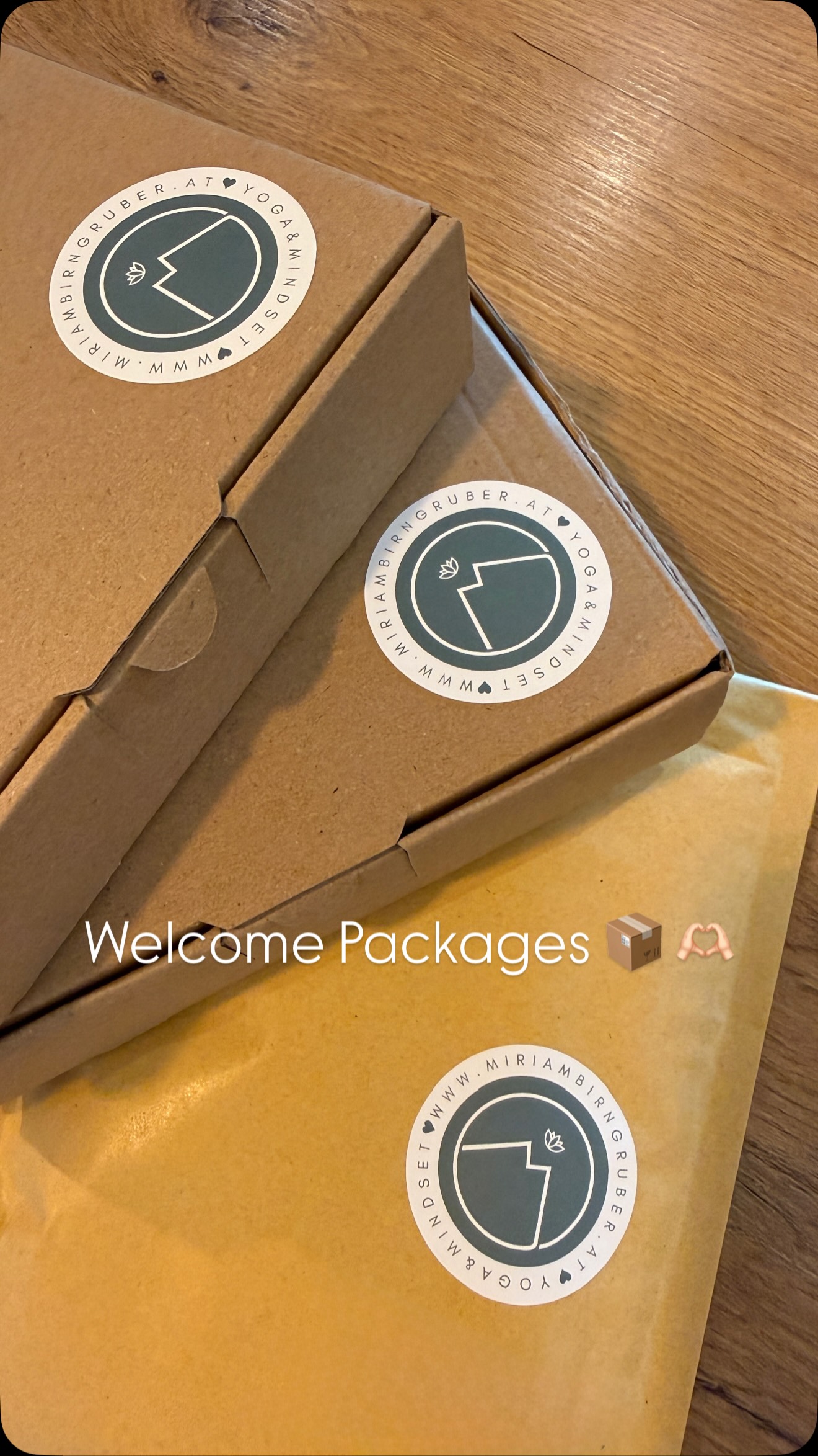 ✨ Gemeinsam mit meinem kleinen Helfer habe ich heute wieder Unbound Welcome Packages gepackt – jedes einzelne mit ganz viel Liebe, Achtsamkeit und Herzblut 💫
In jedem dieser kleinen Päckchen steckt so viel mehr als nur Produkte – es steckt Vertrauen, Bewusstsein und der Beginn eines neuen Weges drin 🌿
Ich bin so dankbar für jede einzelne Kundin, jeden Kunden, der diesen wundervollen, selbstbestimmten Weg mit mir geht – UNBOUND 🤍
#unboundhealth #unbound #welcomepackage #doterra #ätherischeöle #mindsetcoach #achtsamkeit #bewusstleben #selbstbestimmt #ganzheitlich #naturpur #innergrowth #selfcare #spiritualjourney #mindbodyspirit #liebeimbusiness #familienmoment #mamabusiness #achtsamleben #mindset #growyourpower #coaching #yoga