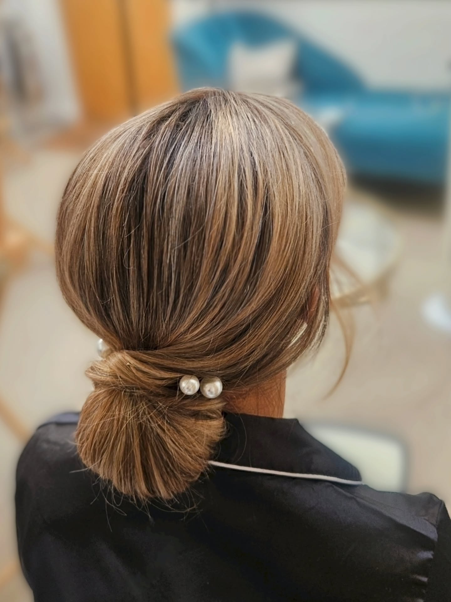 ✨️ Relaxed bun - Bridesmaid hair inspo ✨️
Working with the amazing @afinishingtouchuk
#hair #hairinspo #bridesmaids #weddindday #weddingmorning #weddingprep #weddingmakeupartist #hairandmakeup #Relaxedbun #hairstyle #lowbun #weddingsupplier