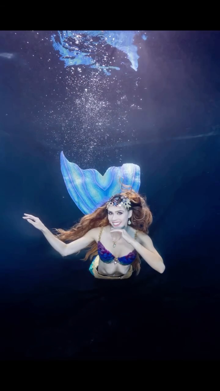 Dive behind the scenes of a professional mermaid shoot! ๐งโโ๏ธ๐ฆ
Join me underwater with the incredible husband-wife duo @difunderwater, Jens behind the lens and Melli ensuring the magic happens smoothly and safely ๐ธ๐
From graceful glides to the final frame, hereโs a glimpse into what it takes to capture that underwater serenity ๐โจ
Would you take the plunge with @difunderwater? ๐ซง
Shot at @merfolktreffen 2025
#MermaidTarielle #UnderwaterPhotography #MertopiaMermaids #UnderwaterModel #BehindTheScenes #DIFUnderwater #MermaidLife #UnderwaterArt #MermaidShoot