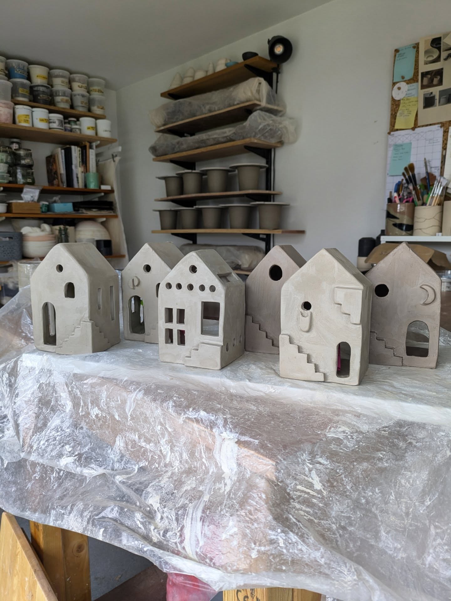 How fab do these tea light houses look after my workshop on Saturday. We chatted, drink tea, eat biscuits and listened to 'old chilled classics'. What a lovely creative way to spend a few hours on a Saturday. If you want to join my last tea light house workshop this Saturday afternoon at 2pm we have a few spaces left so book quickly (link in the bio).