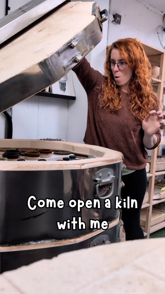 Hot out of the kiln...literally 🔥
A sneaky peek at a small selection of new products that came out of the kiln last weekend. Landscape pots, new glaze combos and redesigned mugs all heading their way for sale soon!
@clayshedbristol